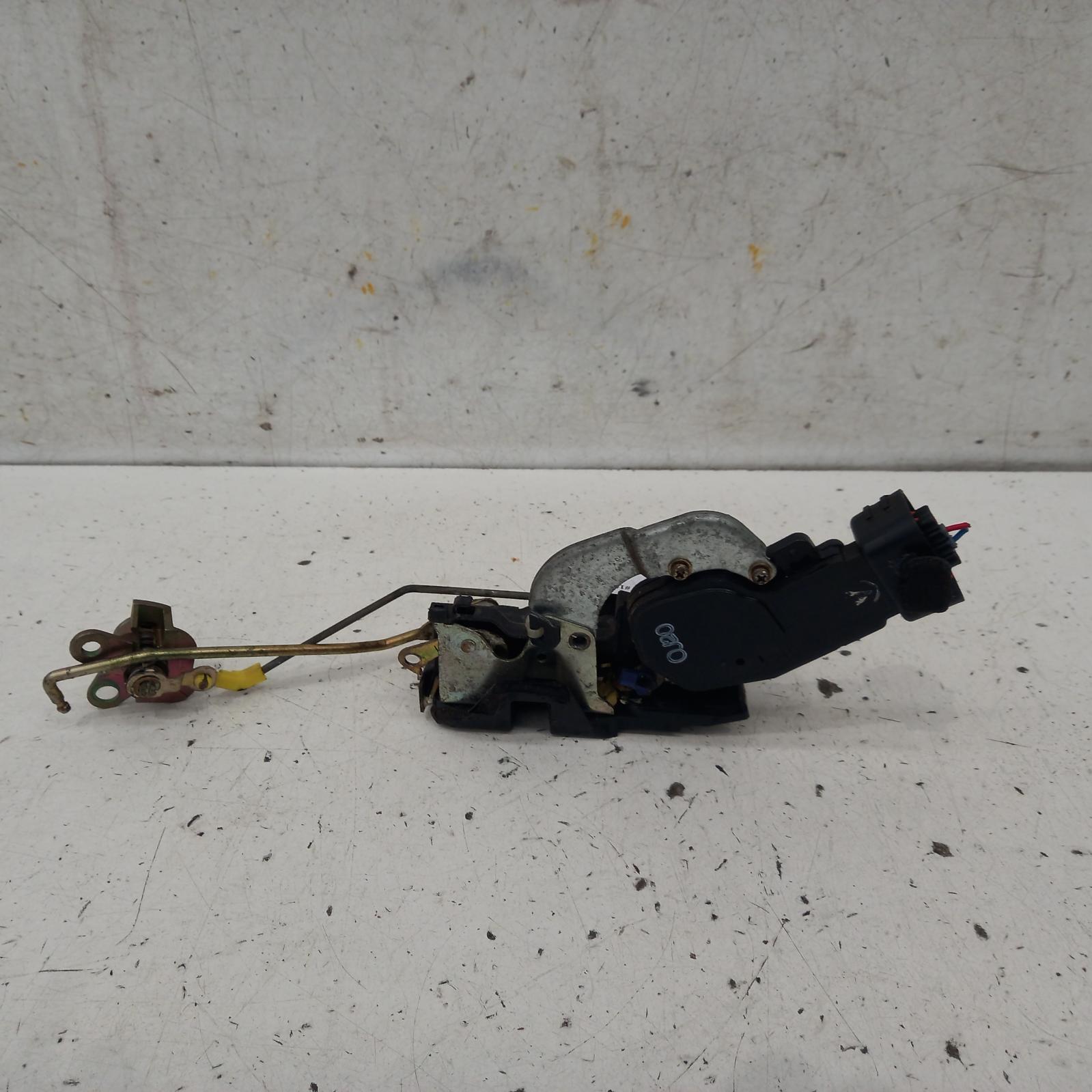 View Auto part Door/Boot/Gate Lock Toyota Corolla 2000