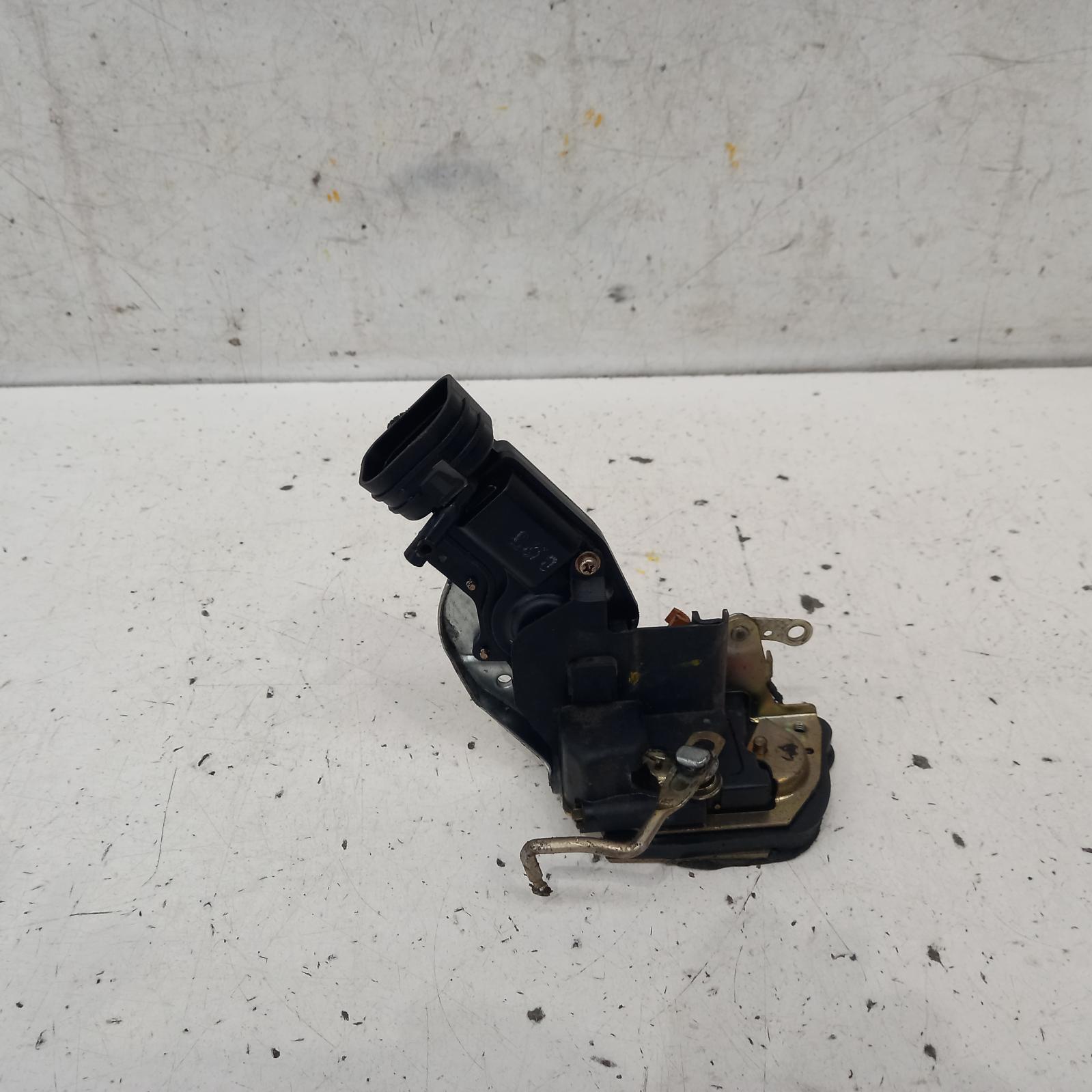 View Auto part Door/Boot/Gate Lock Toyota Corolla 2000