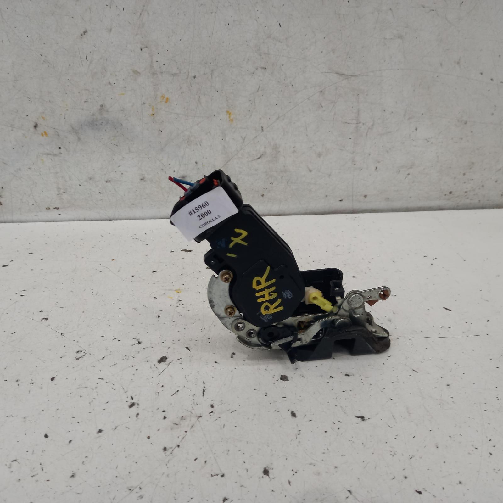 View Auto part Door/Boot/Gate Lock Toyota Corolla 2000