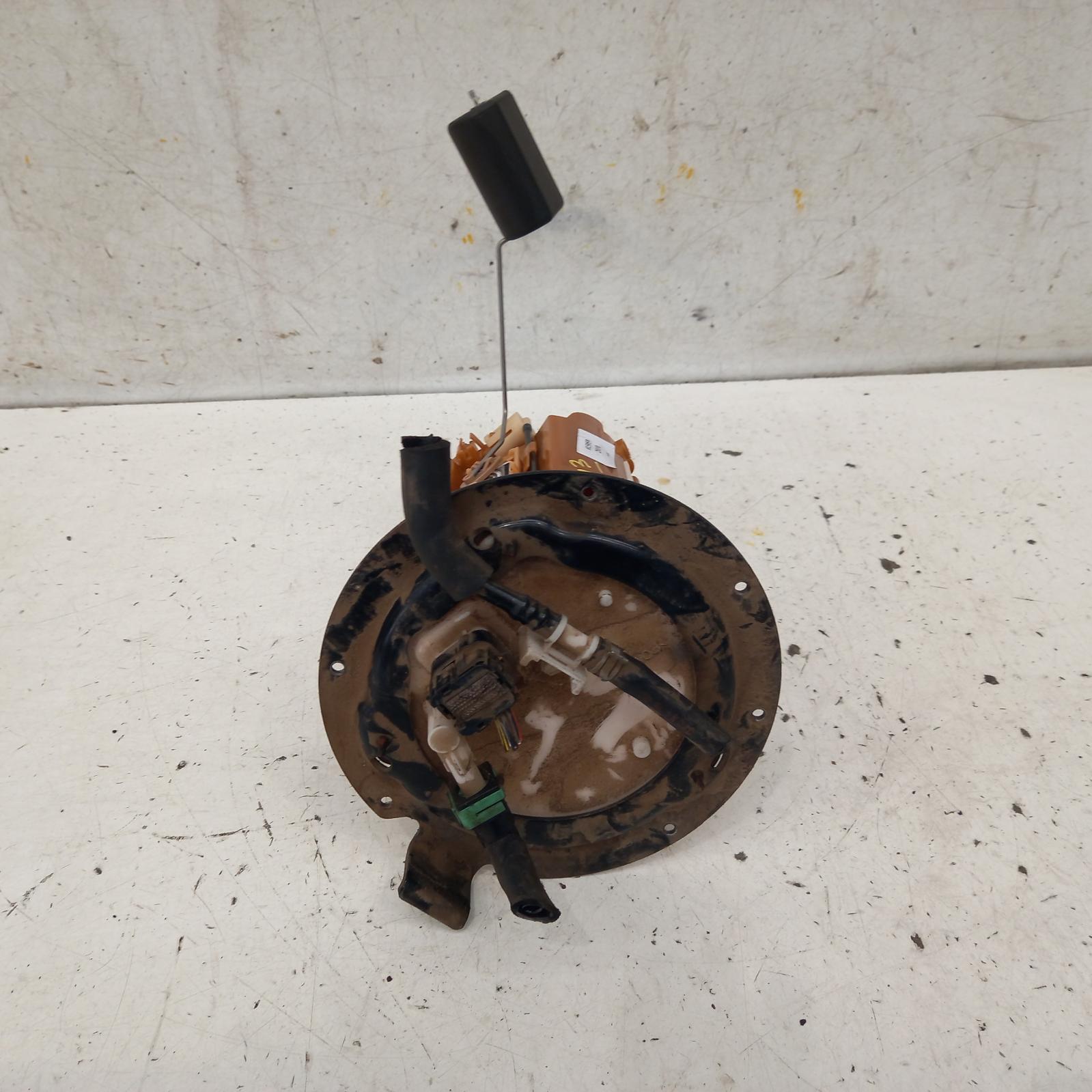 View Auto part Fuel Sending Unit Mazda 6 2010