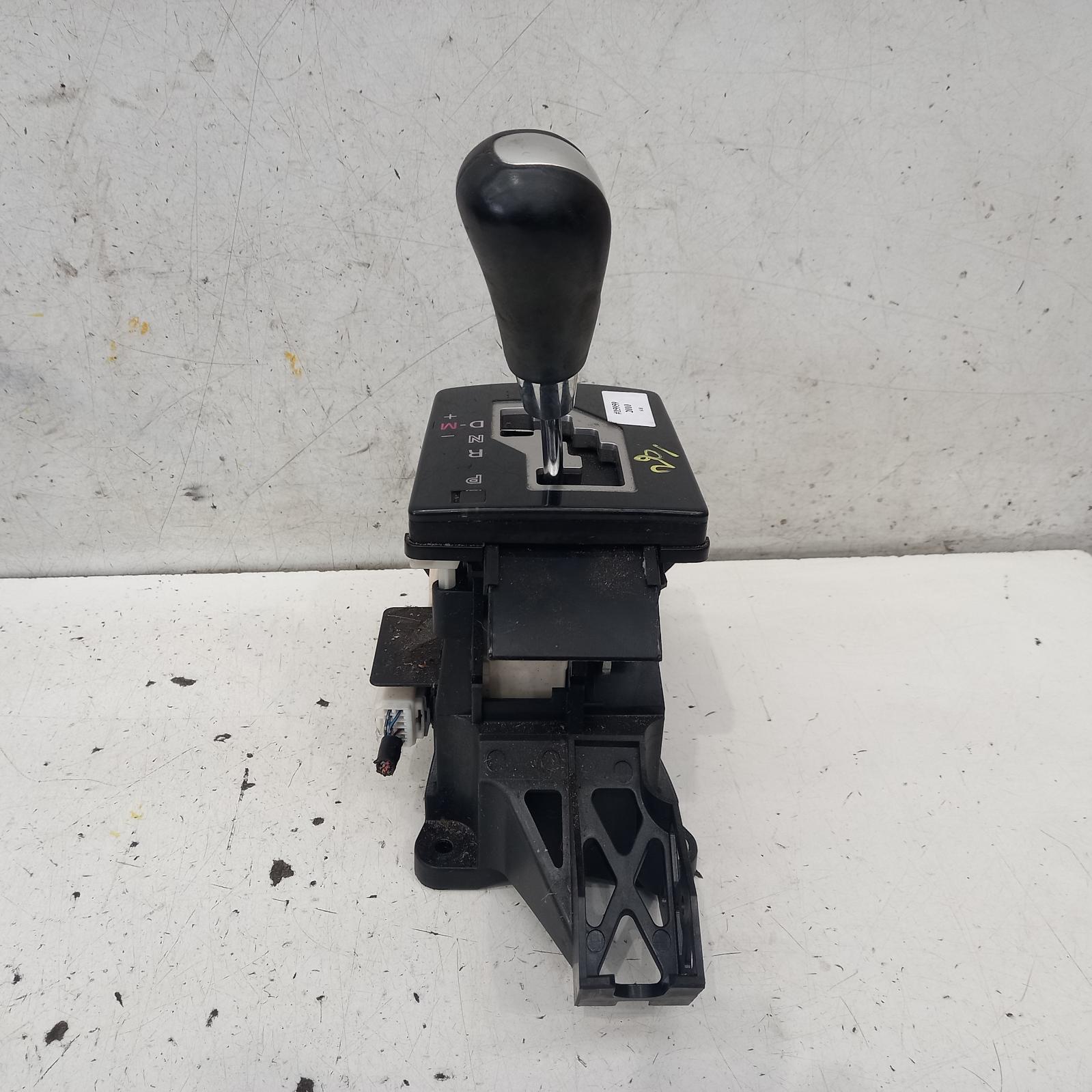 View Auto part Gear Stick/Shifter Mazda 6 2010