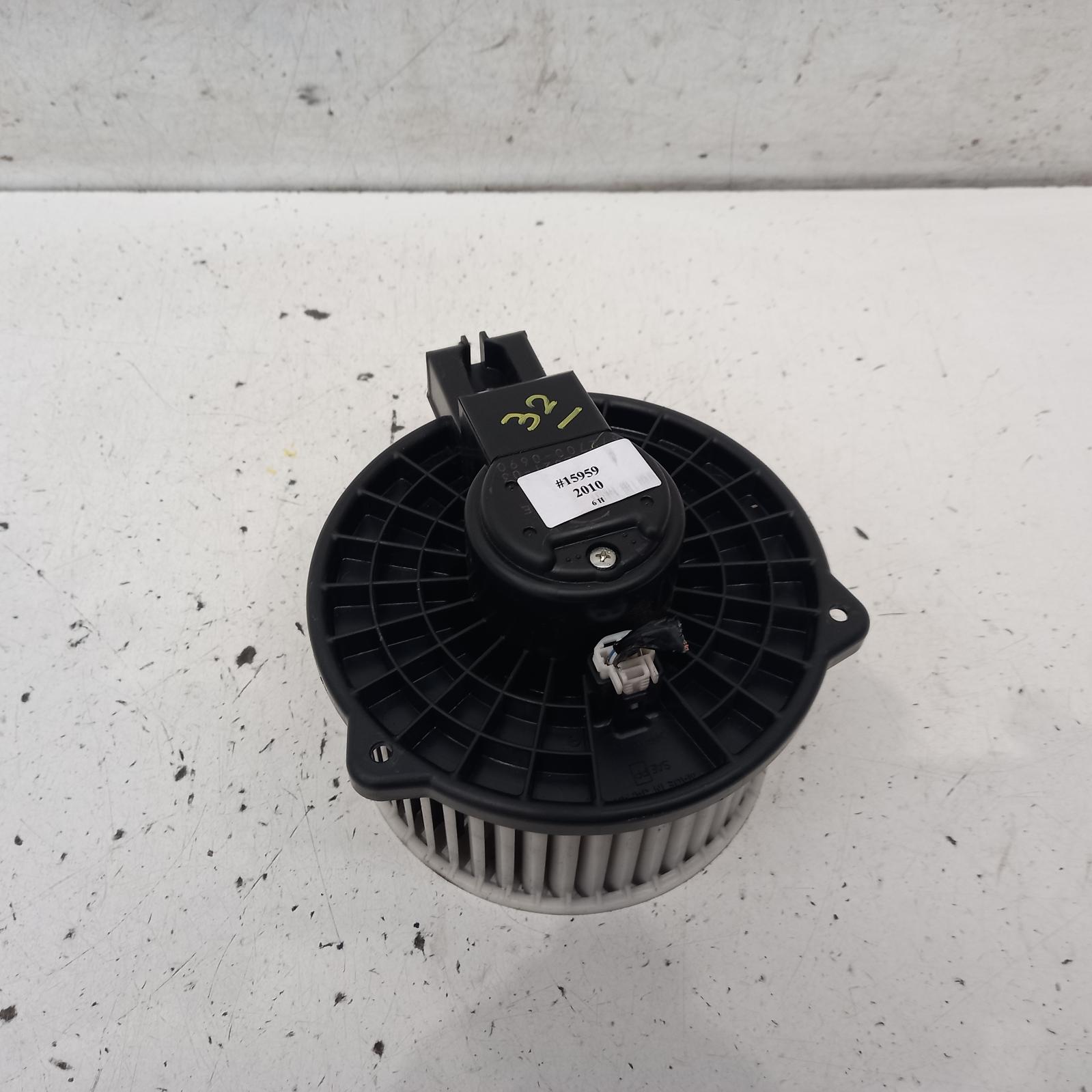 View Auto part Heater Fan Motor Mazda 6 2010