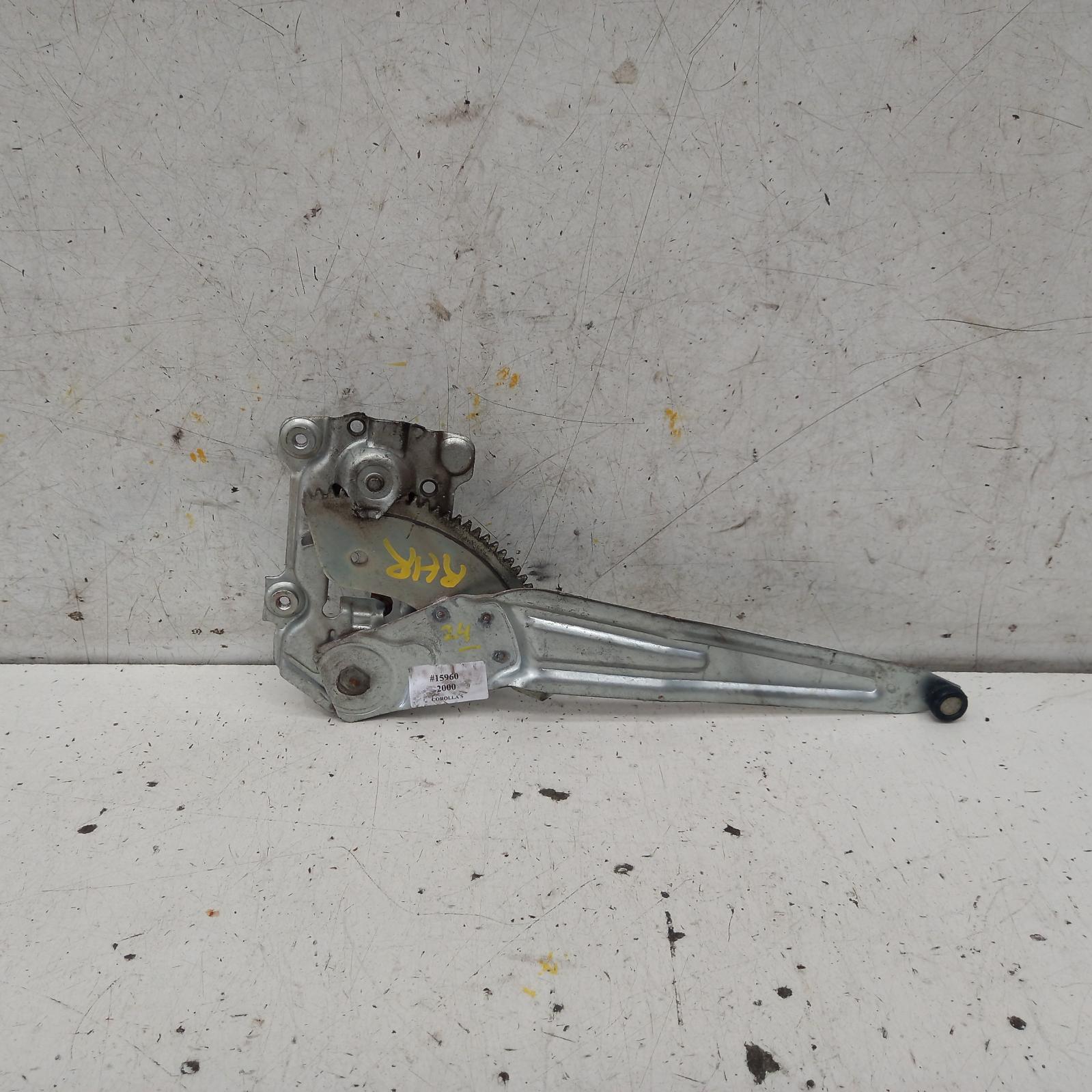 View Auto part Right Rear Wnd Reg/Motor Toyota Corolla 2000