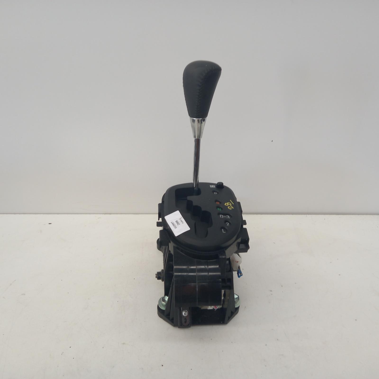 2008 Toyota Yaris Gear Stick/Shifter View Auto part Gear Stick/Shifter Toyota Yaris 2008