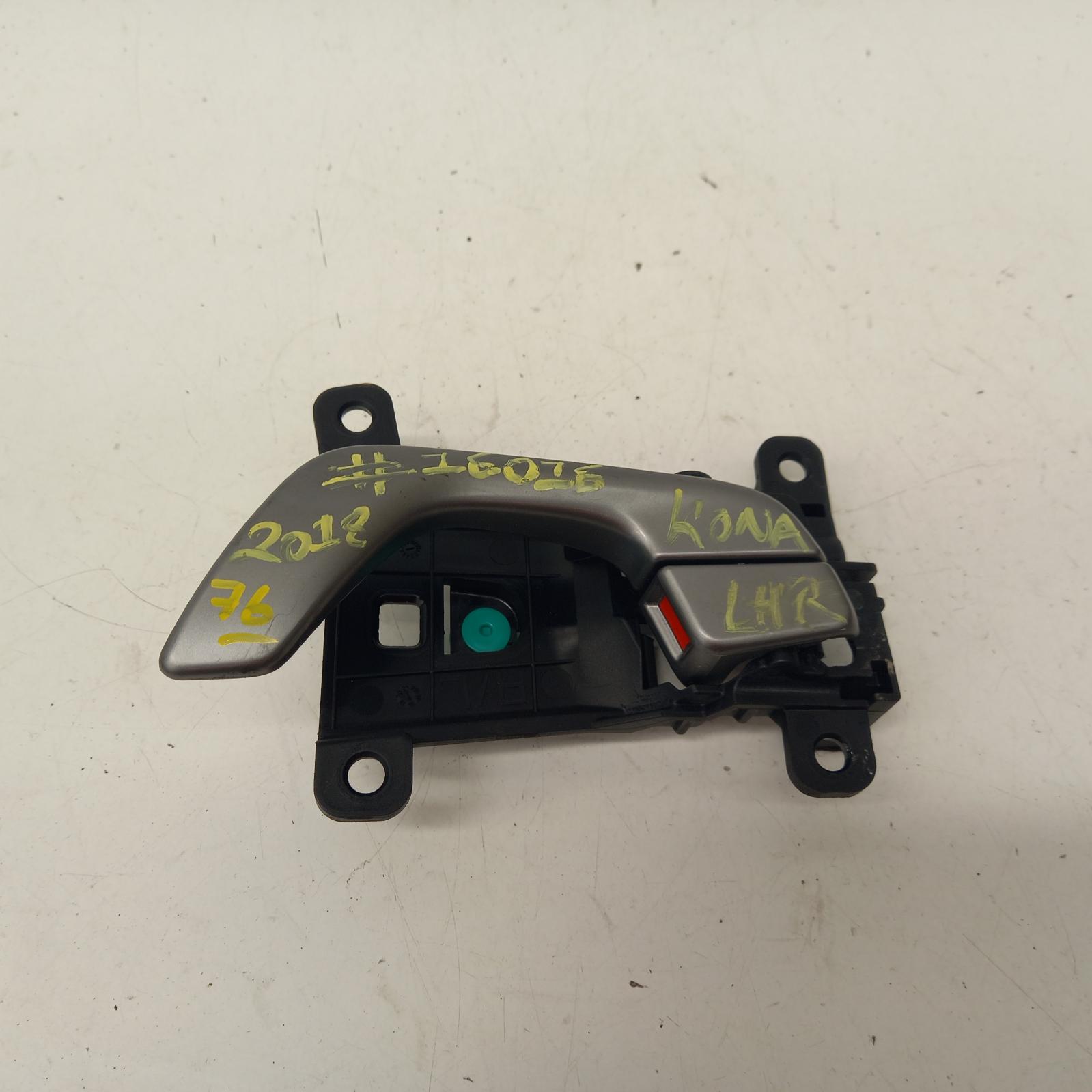 View Auto part Door Handle Hyundai Kona 2018