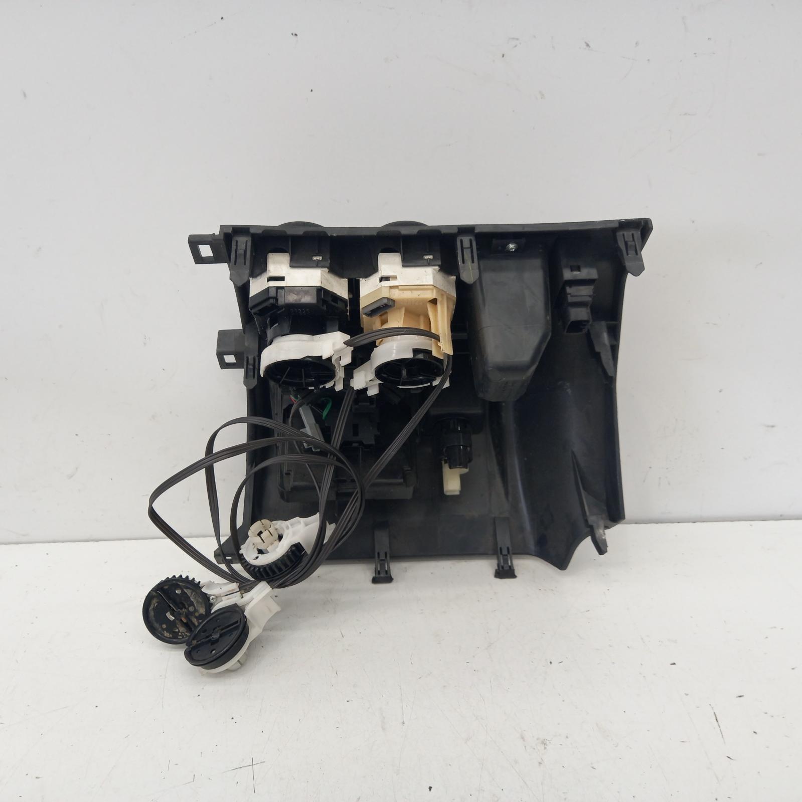 Heater/Ac Controls Hiace Toyota 2019