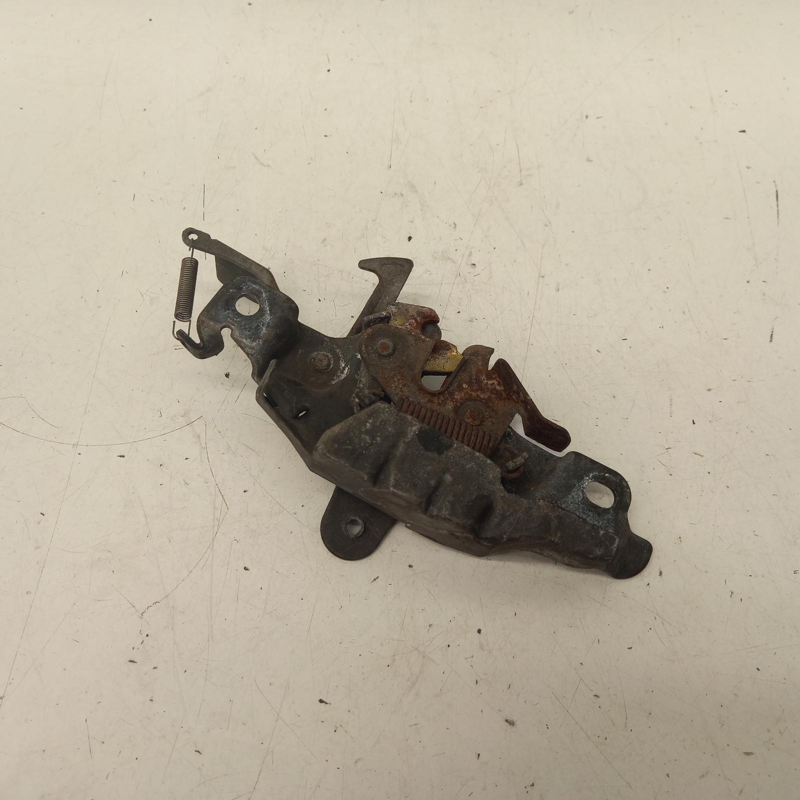 View Auto part Bonnet Lock/Support Toyota Hilux 2002