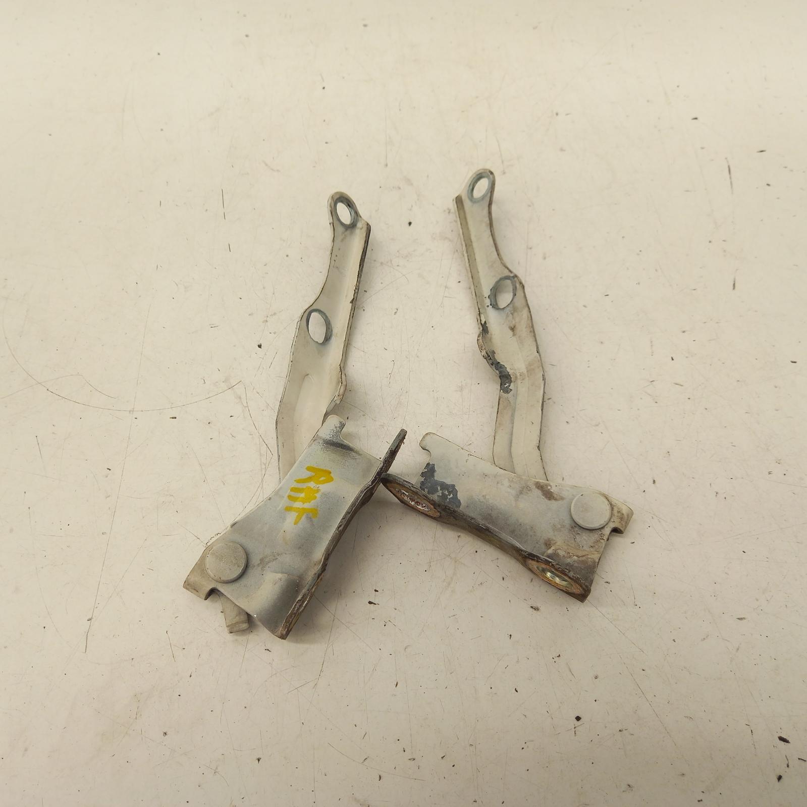 View Auto part Bonnet Hinge/Strut Toyota Hilux 2002