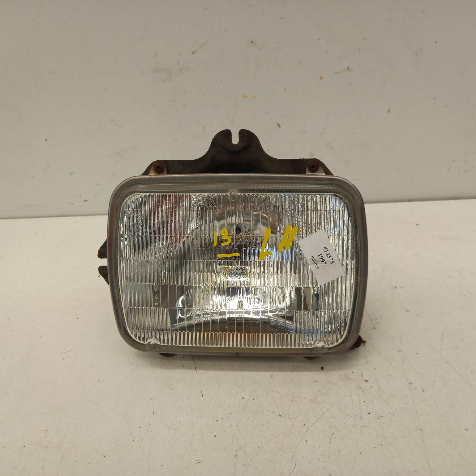 View Auto part Left Headlamp Toyota Hilux 1997