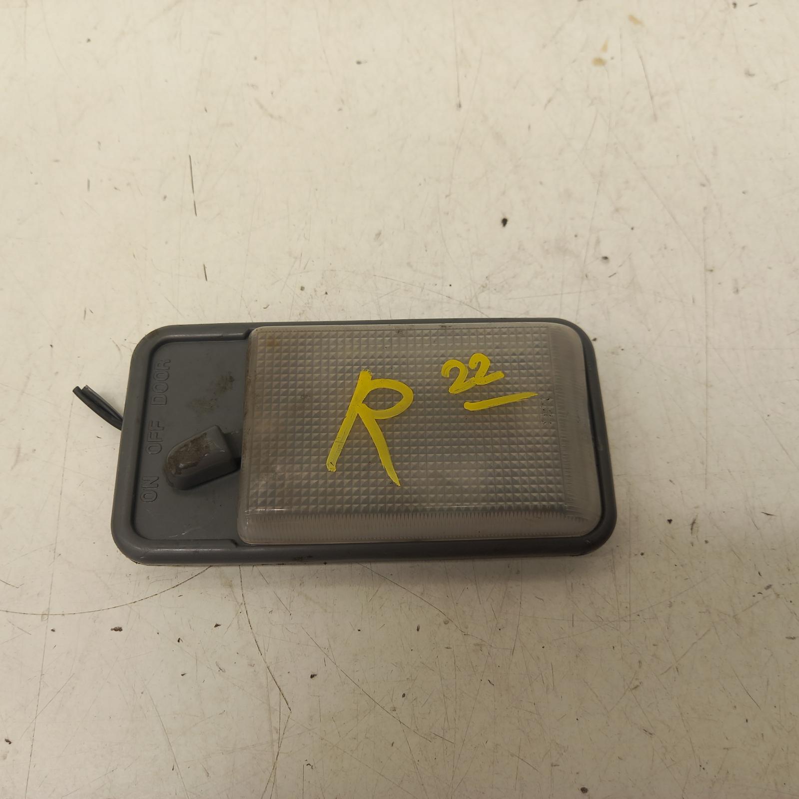 View Auto part Courtesy Light Toyota Hilux 1997