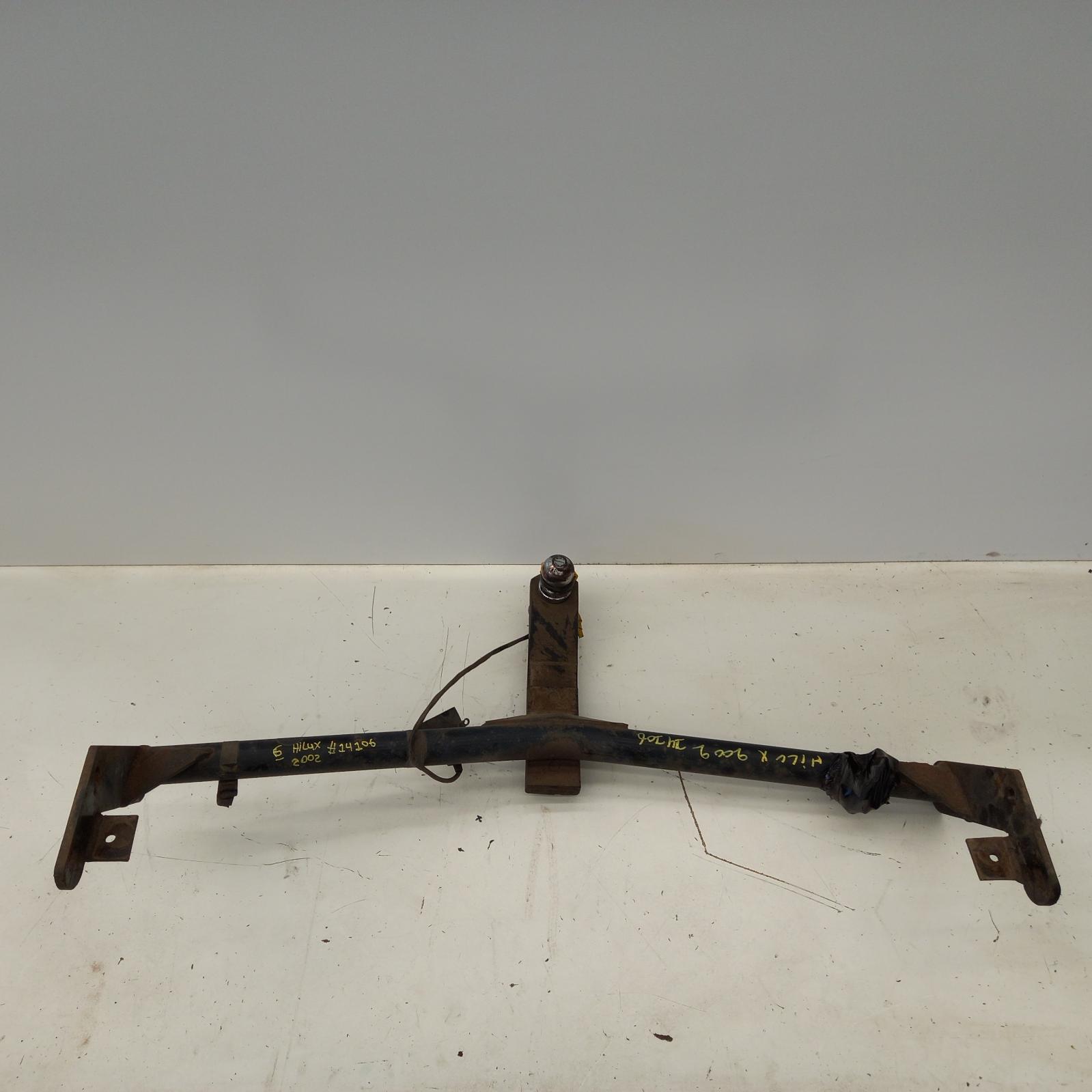 View Auto part Towbar Toyota Hilux 2002