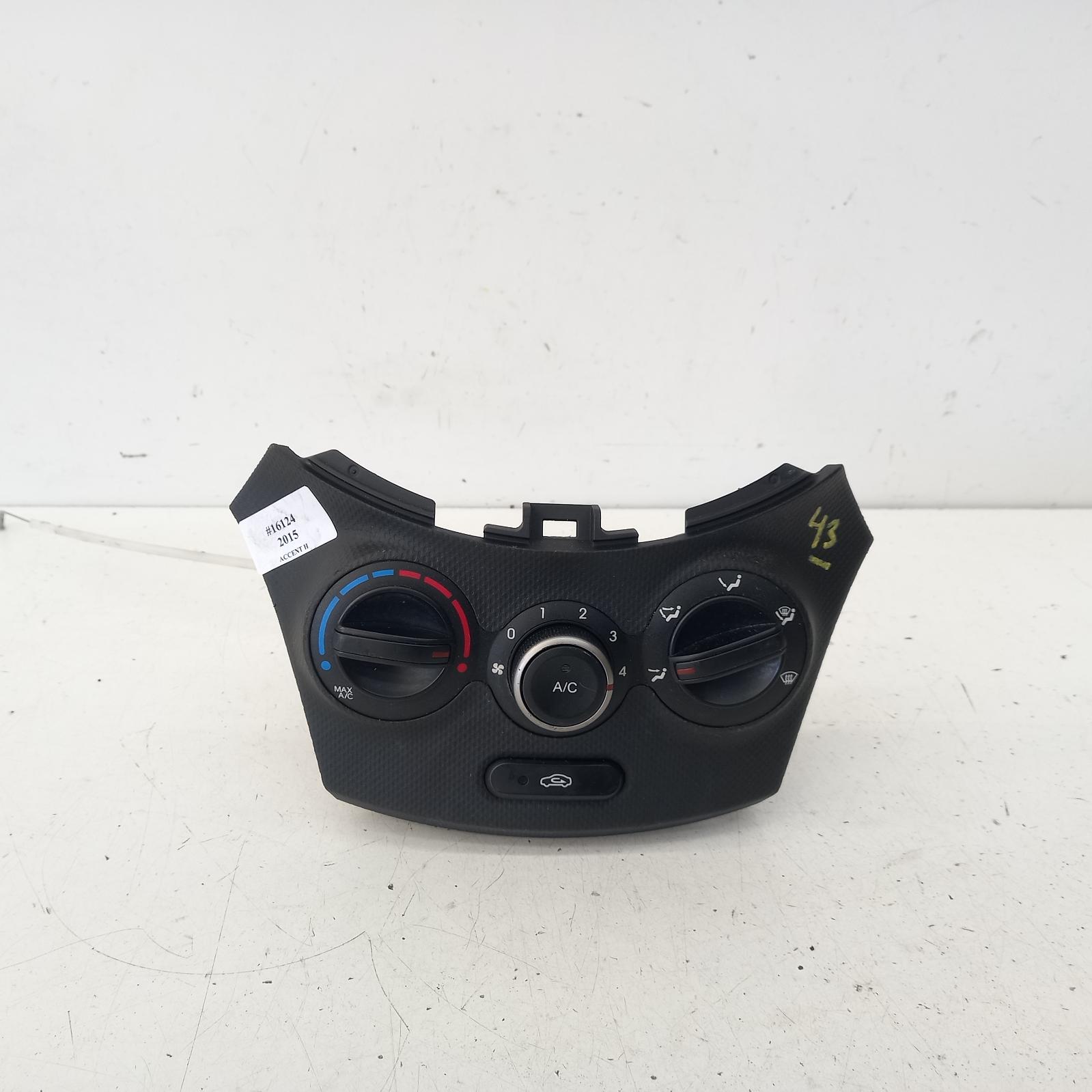 View Auto part Heater/Ac Controls Hyundai Accent 2015