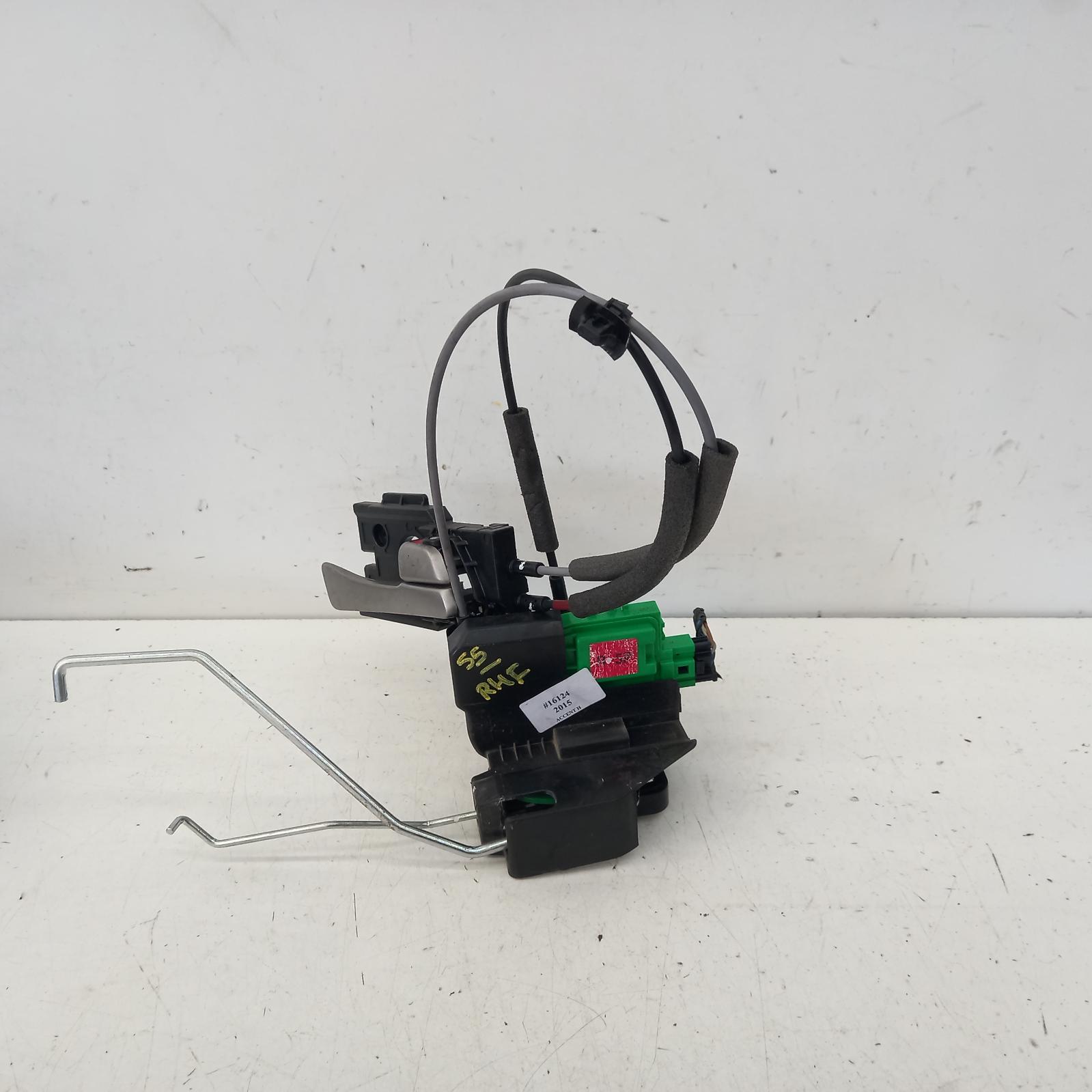 View Auto part Door/Boot/Gate Lock Hyundai Accent 2015