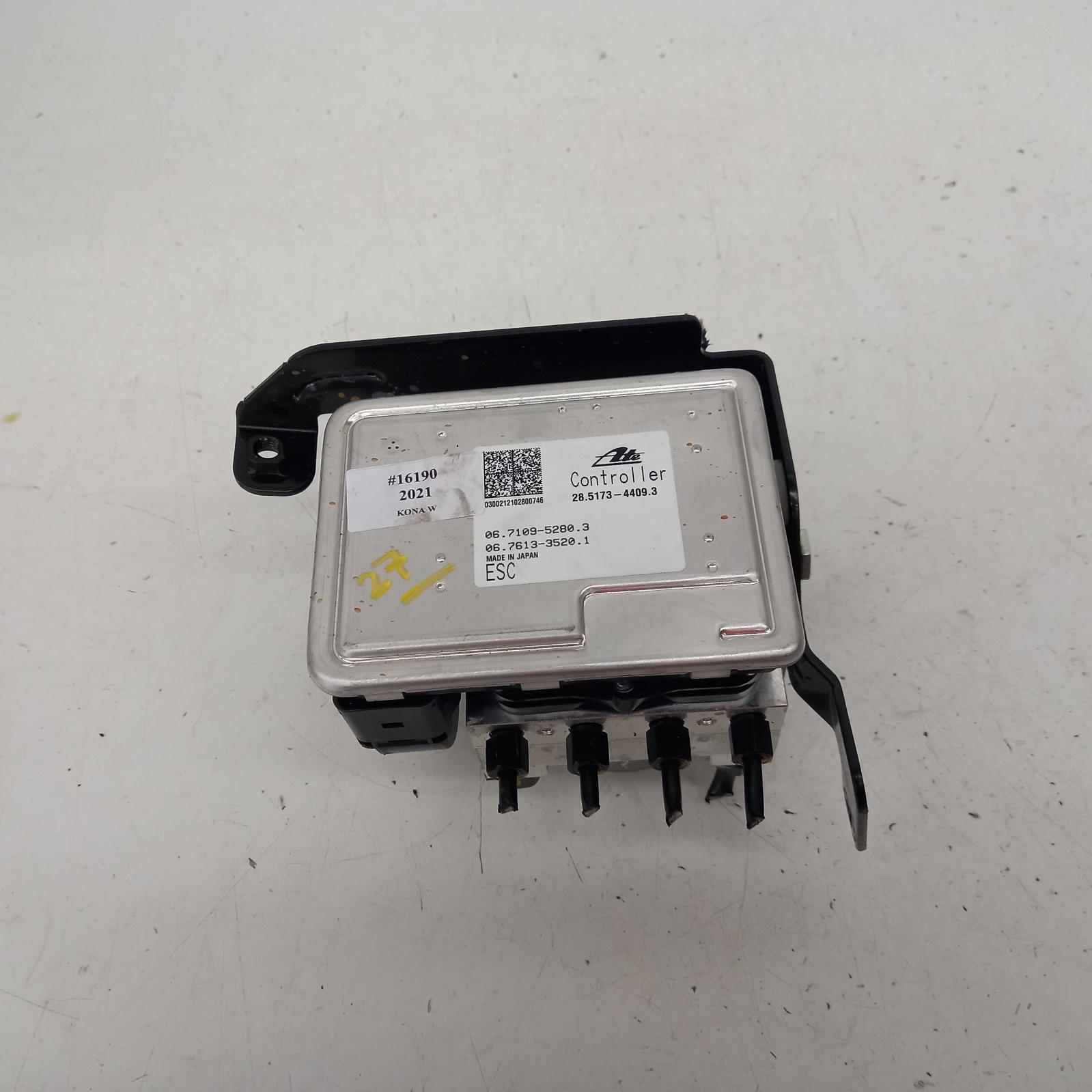 2021 Hyundai Kona Abs Pump/Modulator View Auto part Abs Pump/Modulator Hyundai Kona 2021