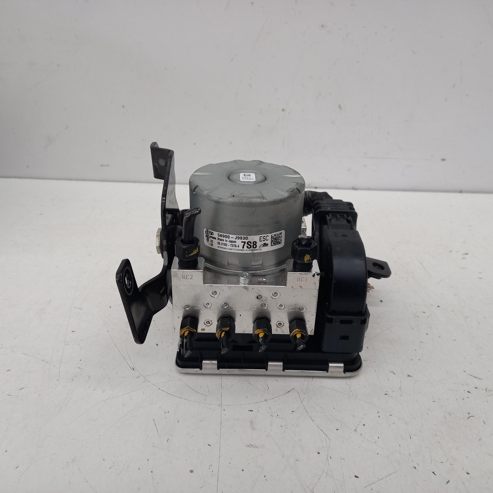 2021 Hyundai Kona Abs Pump/Modulator View Auto part Abs Pump/Modulator Hyundai Kona 2021