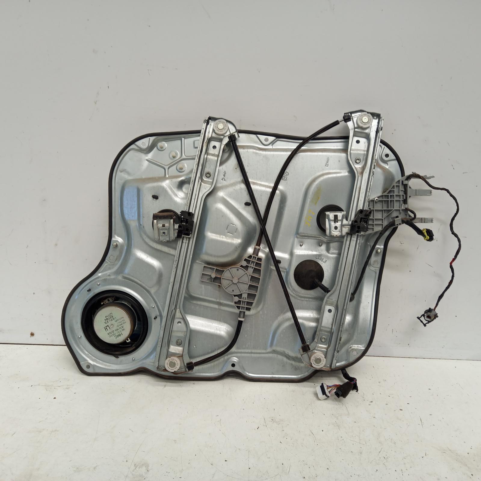 View Auto part Left Front Window Reg/Motor Hyundai Santa Fe 2010
