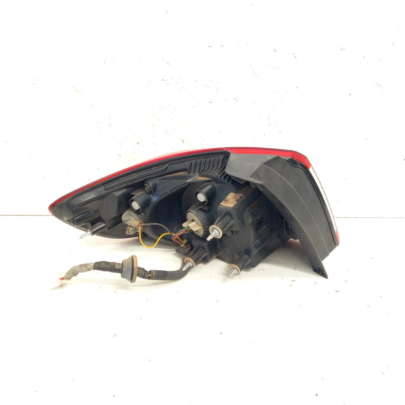 View Auto part Right Taillight Hyundai Santa Fe 2010