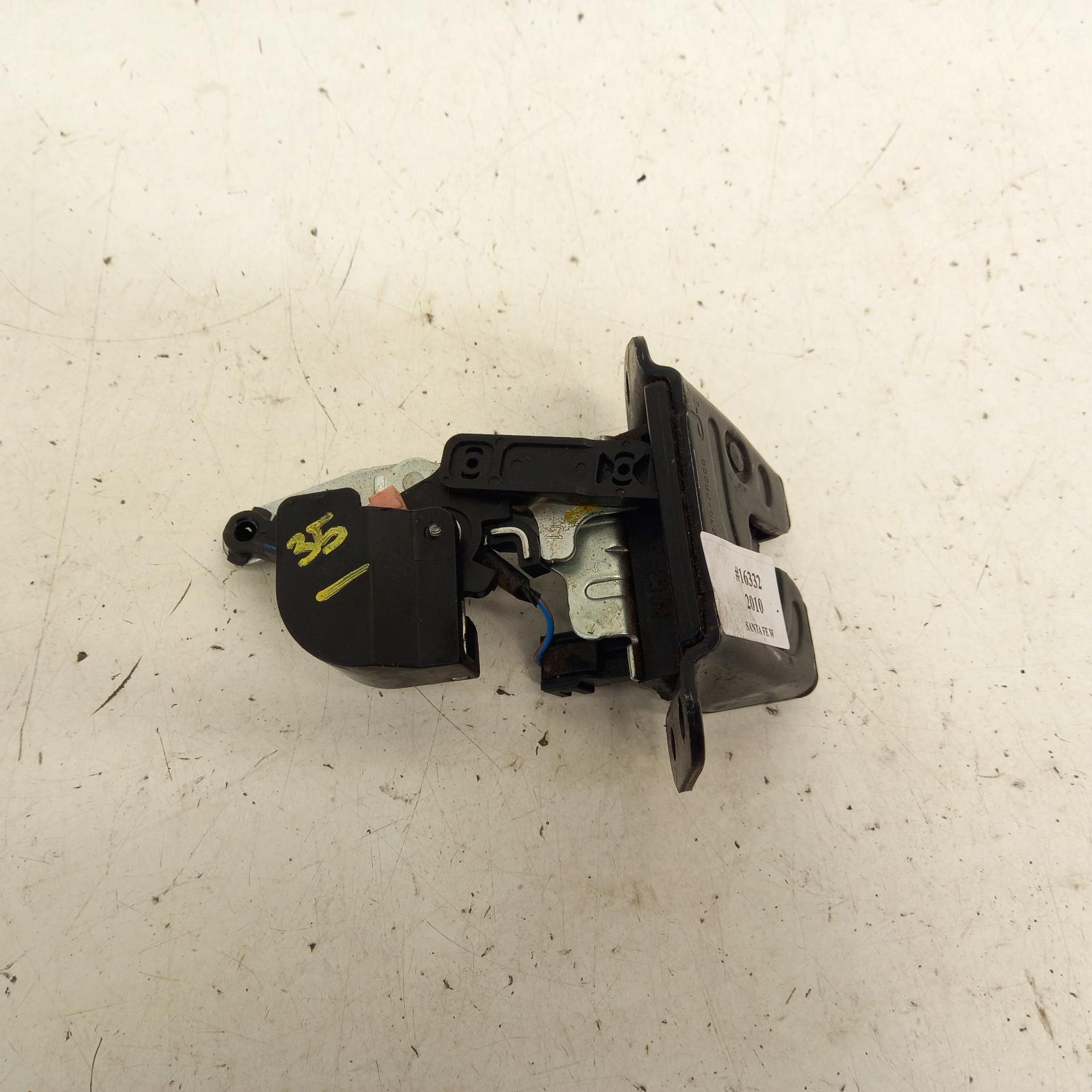 View Auto part Door/Boot/Gate Lock Hyundai Santa Fe 2010