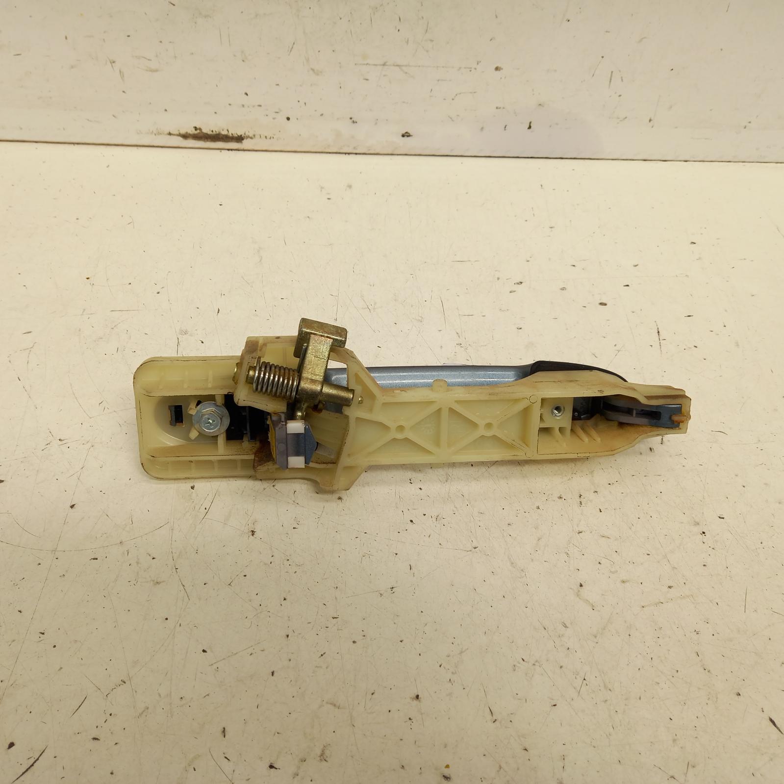 View Auto part Door Handle Hyundai Santa Fe 2010