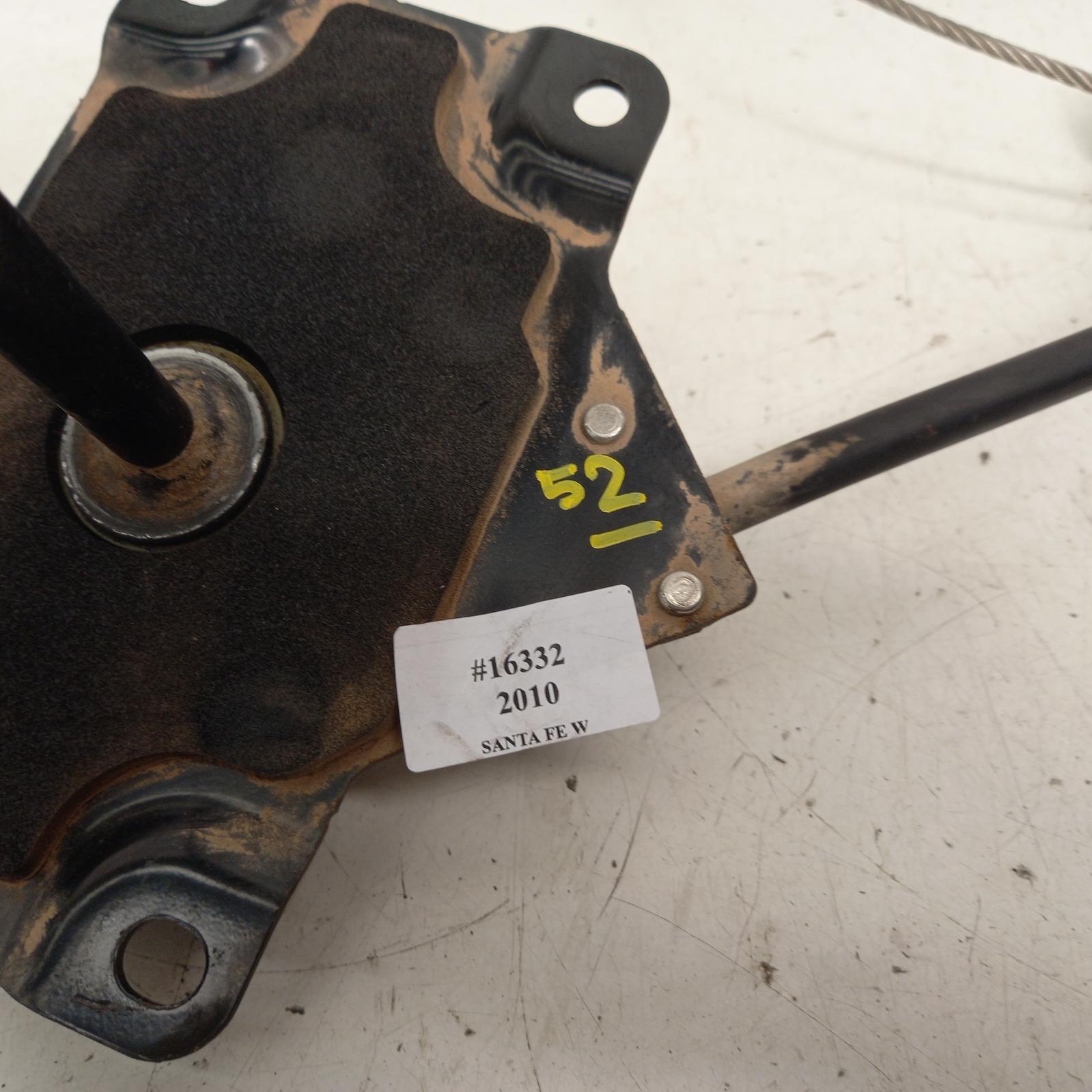 View Auto part Spare Wheel Winch Hyundai Santa Fe 2010