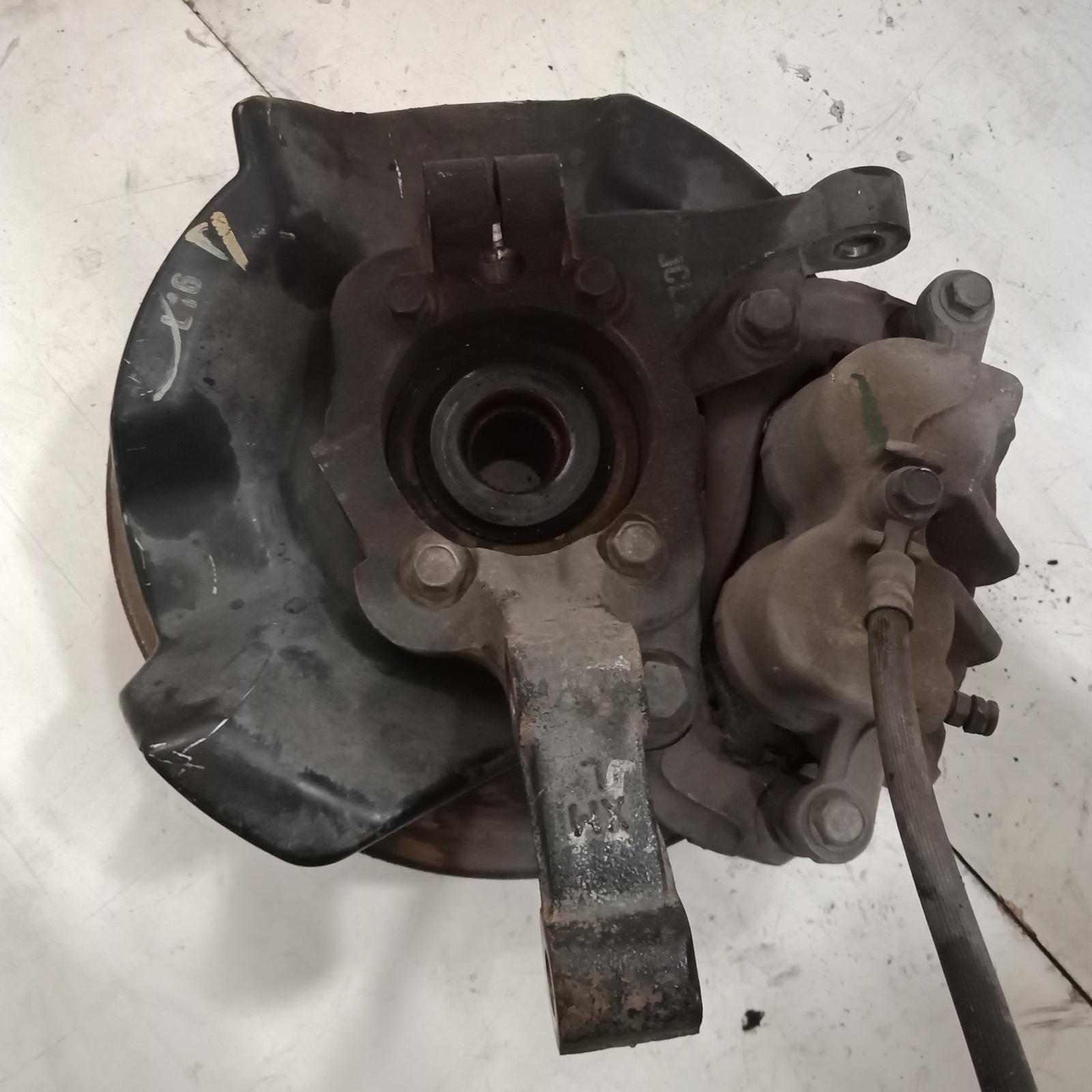 View Auto part Left Front Hub Assembly Hyundai Santa Fe 2010