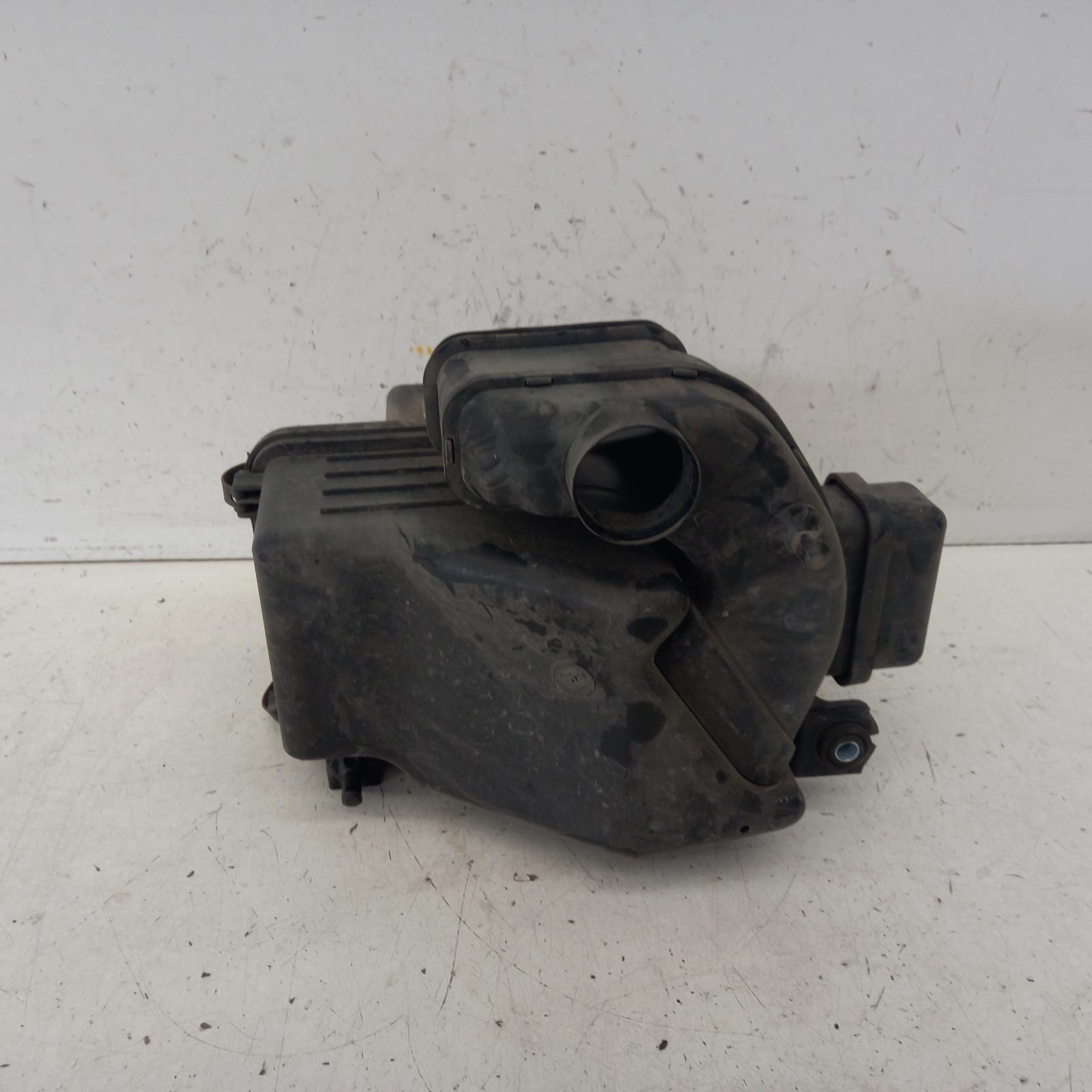 View Auto part Air Cleaner/Box Kia Sportage 2011