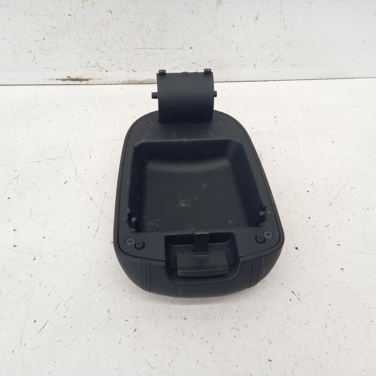 View Auto part Console Kia Sportage 2011