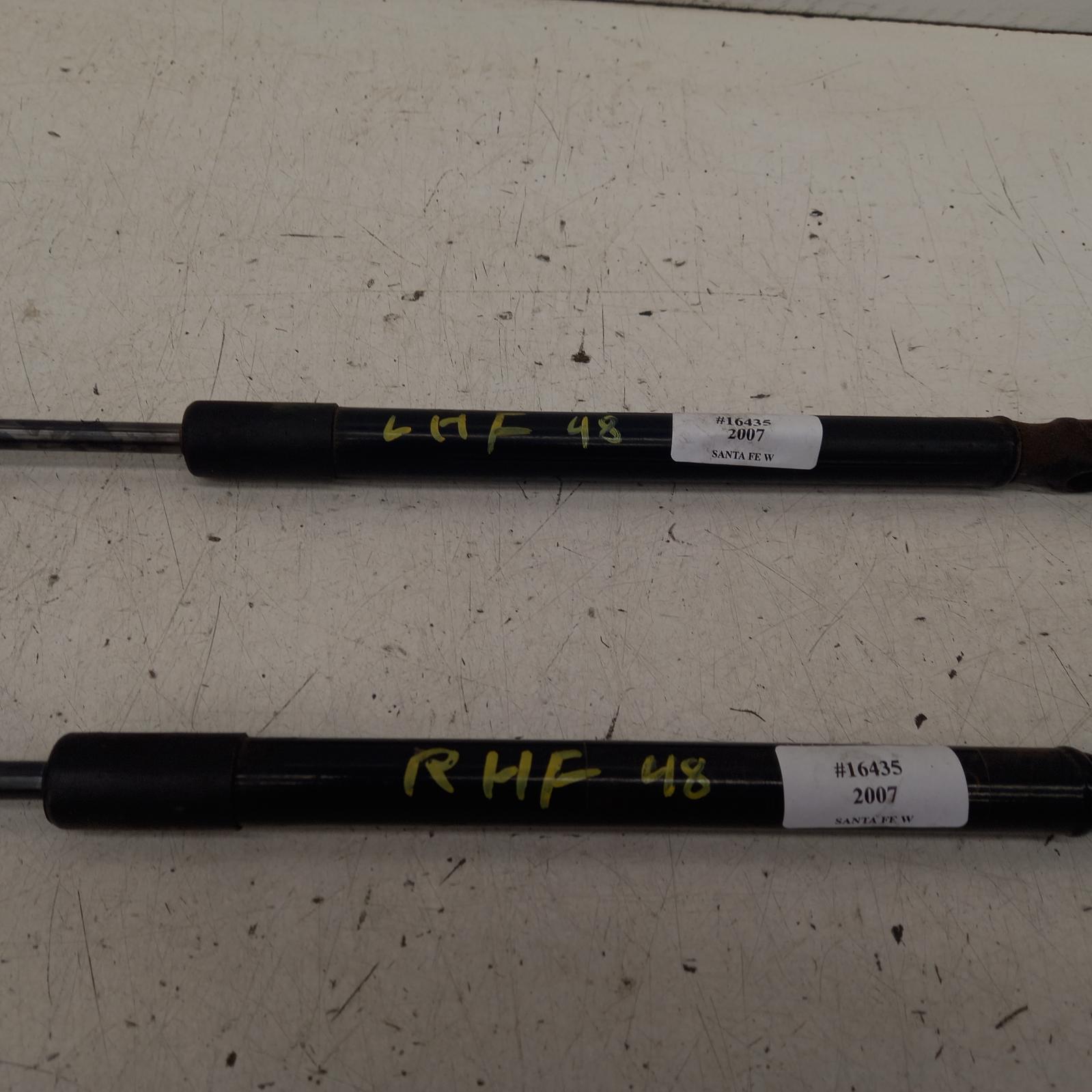 2007 Hyundai Santa Fe Bonnet Hinge/Strut View Auto part Bonnet Hinge/Strut Hyundai Santa Fe 2007