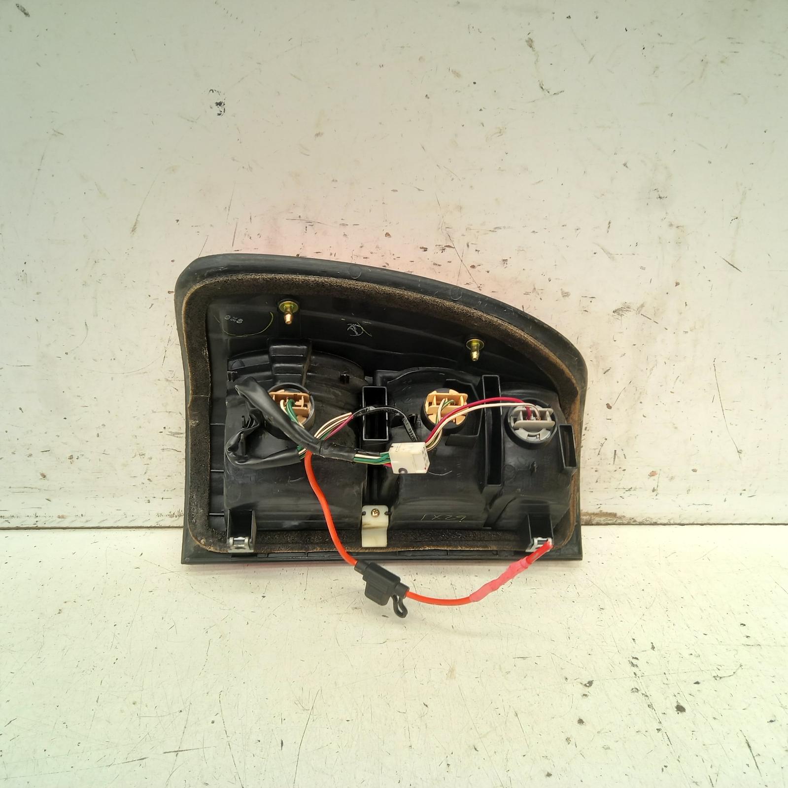 View Auto part Right Taillight Toyota Landcruiser 1999