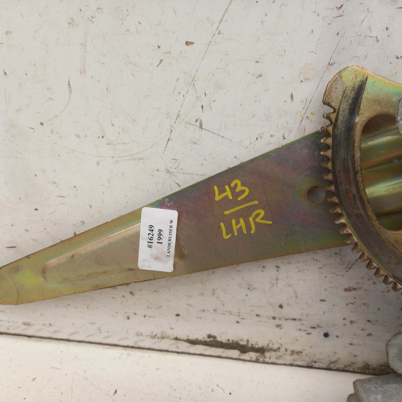 1999 Toyota Landcruiser Left Rear Wnd Reg/Motor View Auto part Left Rear Wnd Reg/Motor Toyota Landcruiser 1999