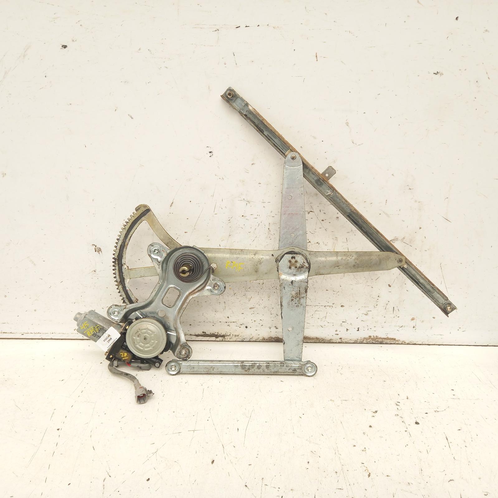 1999 Toyota Landcruiser Right Front Window Reg/Motor View Auto part Right Front Window Reg/Motor Toyota Landcruiser 1999