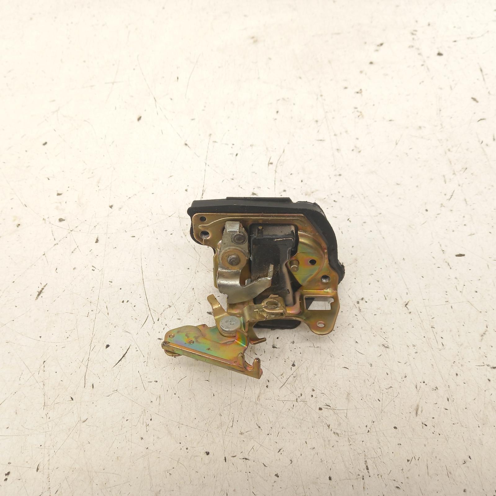 1999 Toyota Landcruiser Door/Boot/Gate Lock View Auto part Door/Boot/Gate Lock Toyota Landcruiser 1999