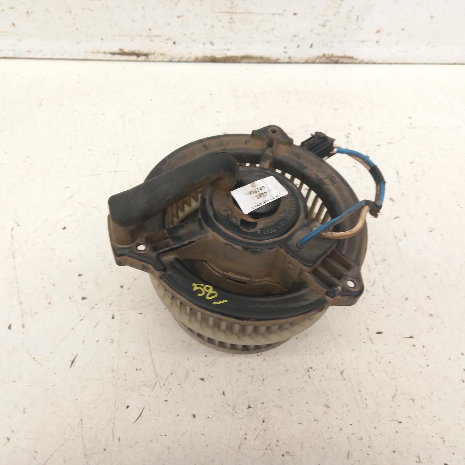 View Auto part Heater Fan Motor Toyota Landcruiser 1999