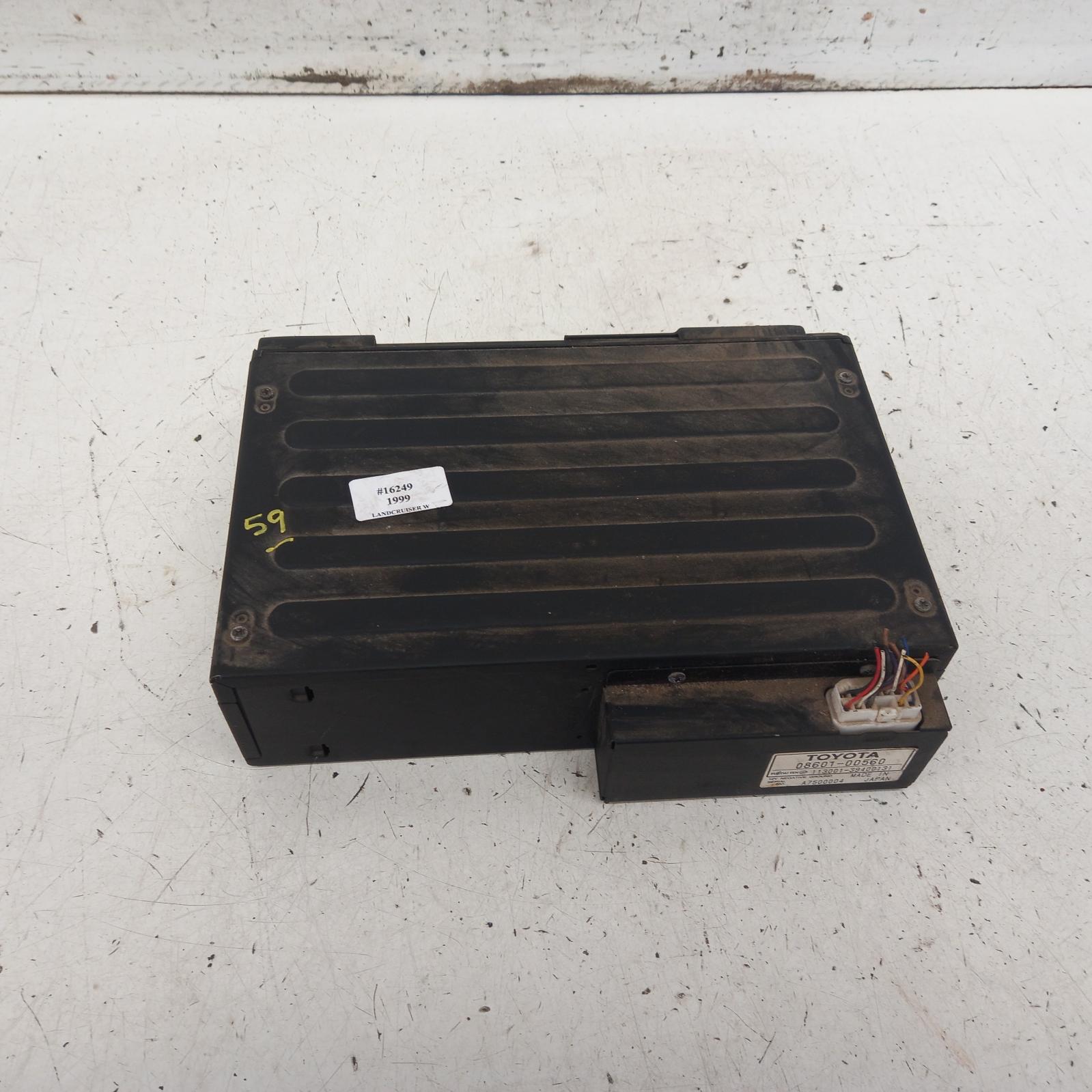 View Auto part Radio/Cd/Dvd/Sat/Tv Toyota Landcruiser 1999