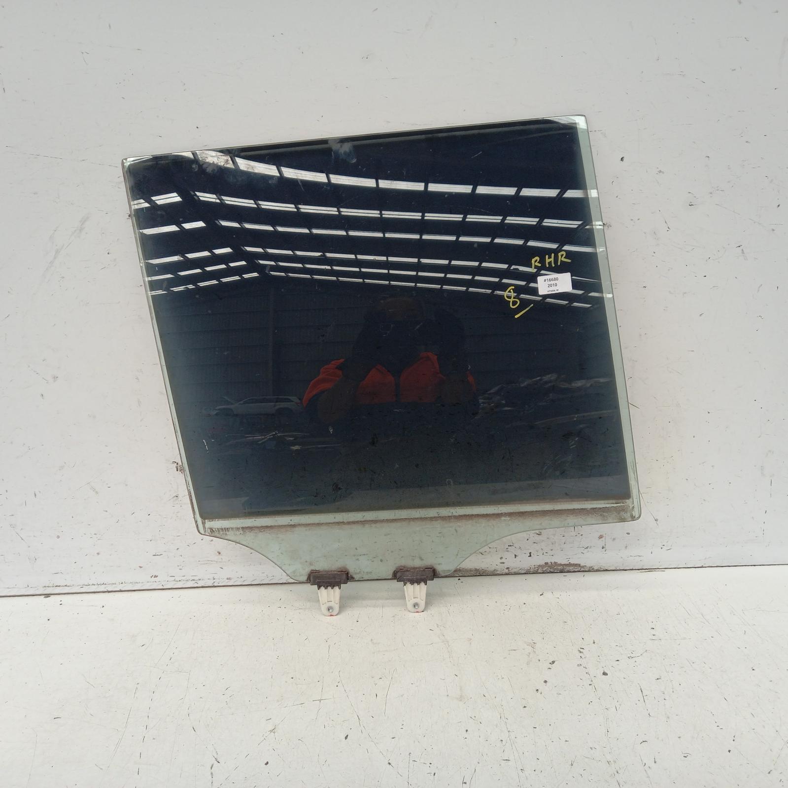 2010 Suzuki Vitara Right Rear Door Window View Auto part Right Rear Door Window Suzuki Vitara 2010