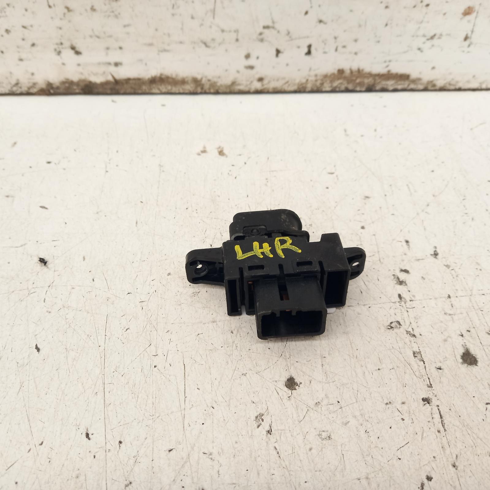 View Auto part Pwr Dr Wind Switch Hyundai Accent 2015