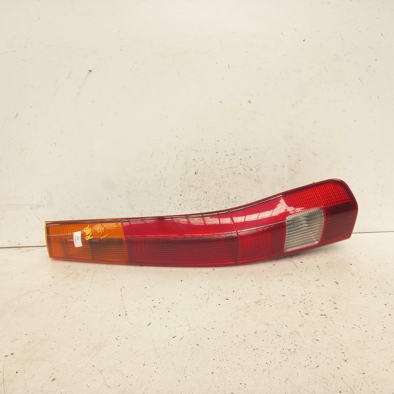 2002 Honda Crv Right Taillight View Auto part Right Taillight Honda Crv 2002