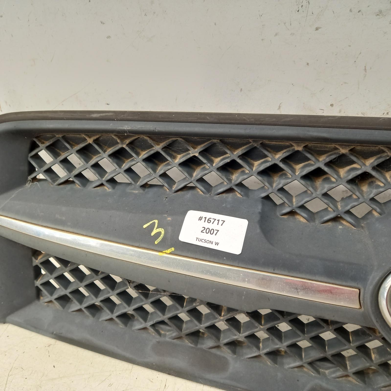 View Auto part Grille Hyundai Tucson 2007