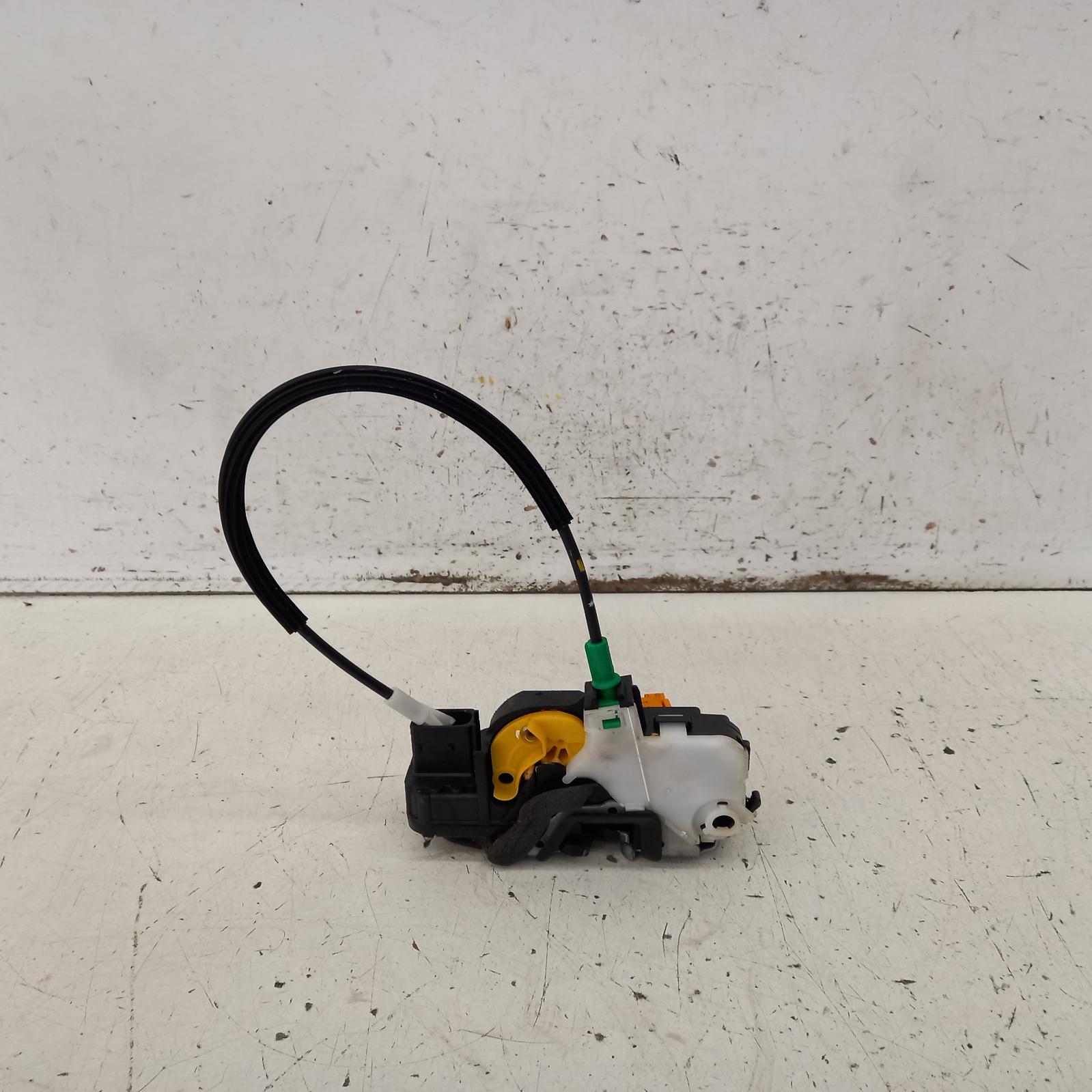 View Auto part Door/Boot/Gate Lock Holden Trax 2015