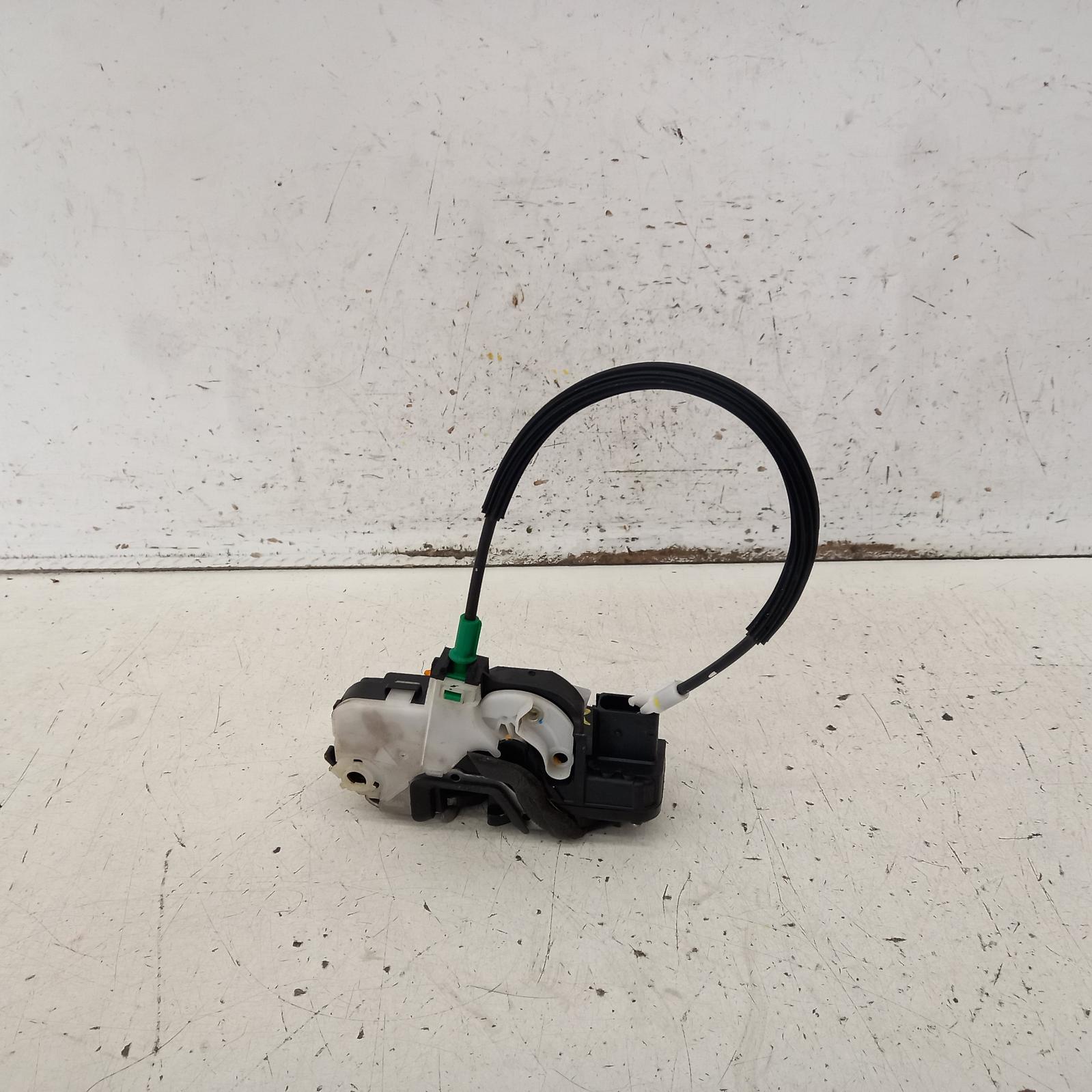 View Auto part Door/Boot/Gate Lock Holden Trax 2015
