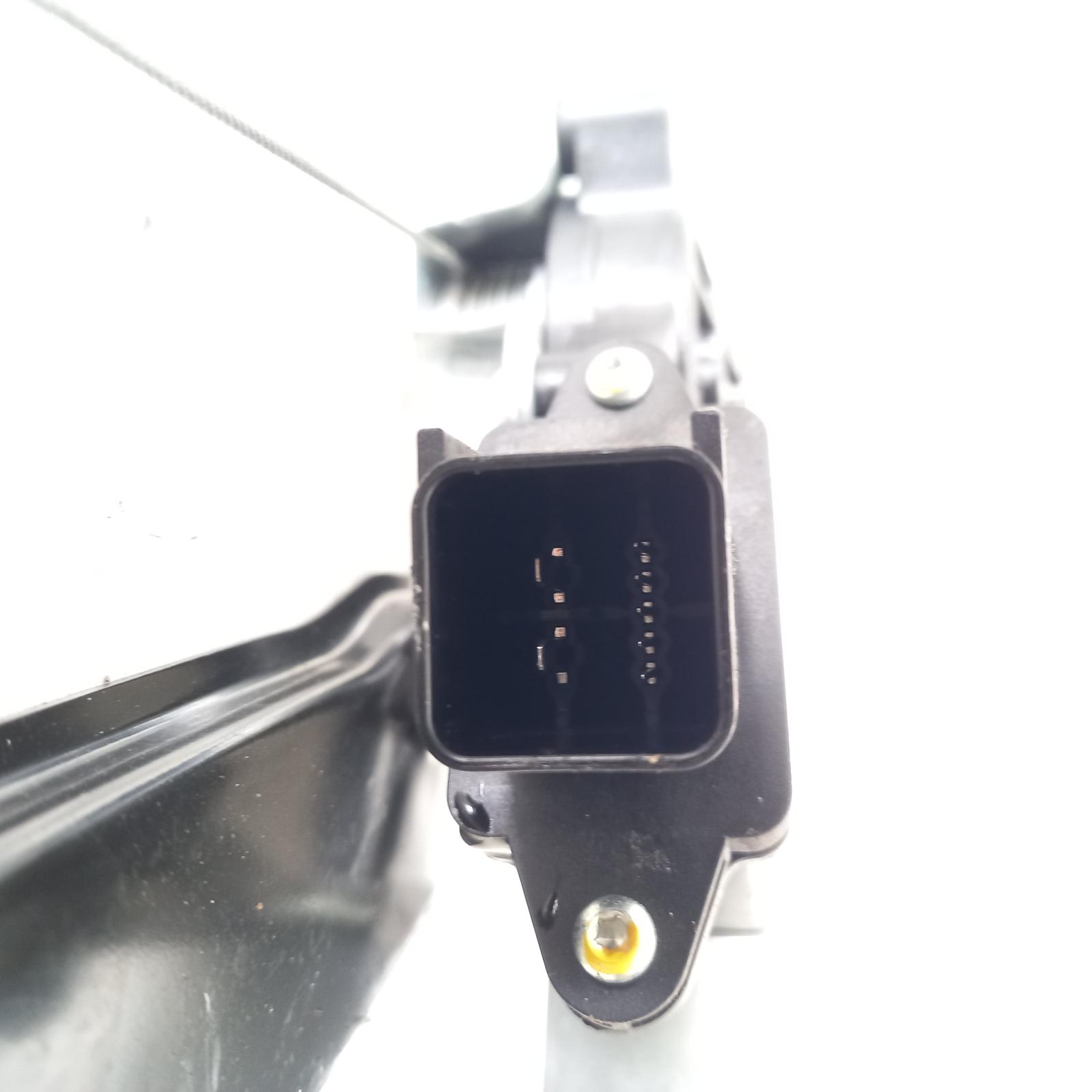 View Auto part Right Front Window Reg/Motor Holden Trax 2015