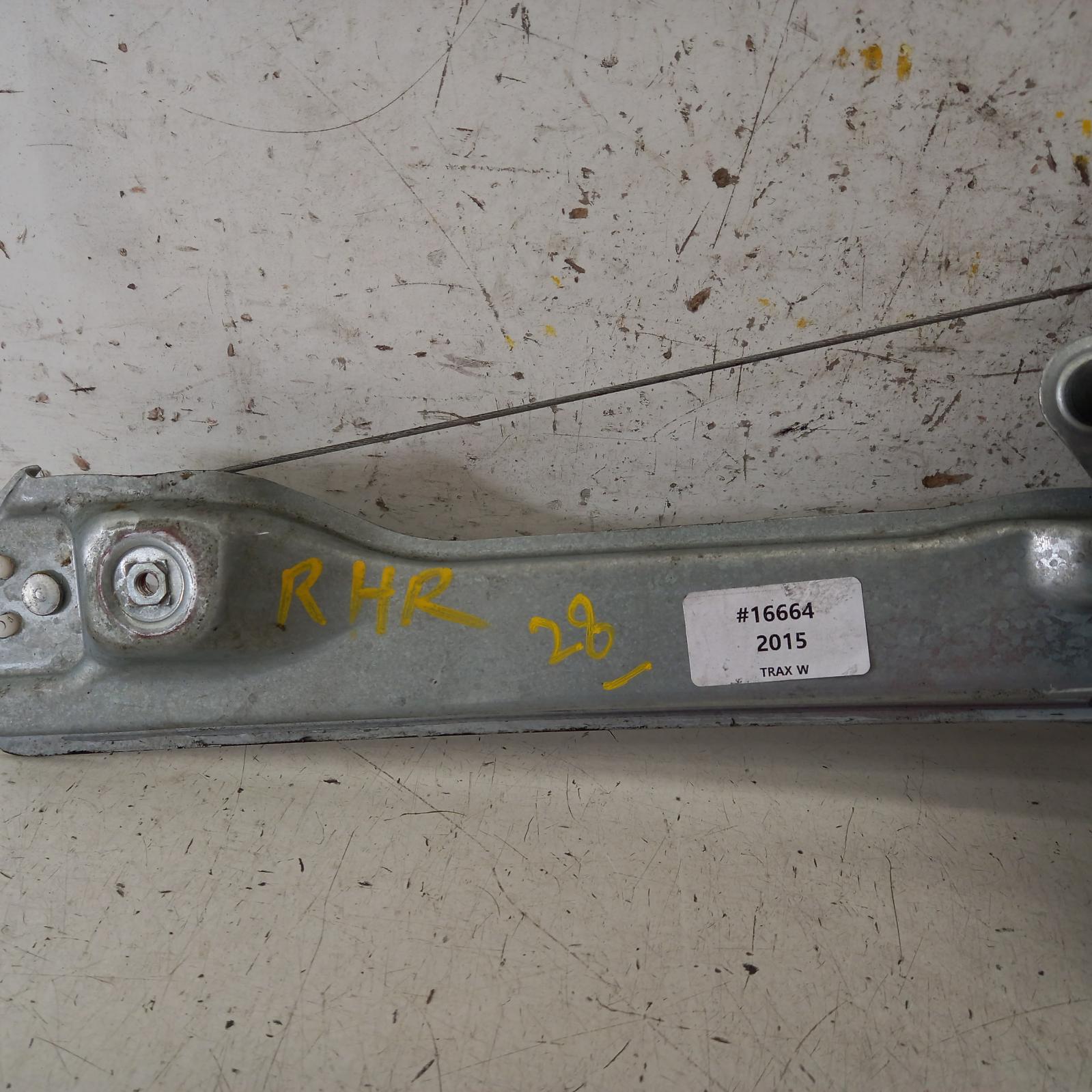 View Auto part Right Rear Wnd Reg/Motor Holden Trax 2015