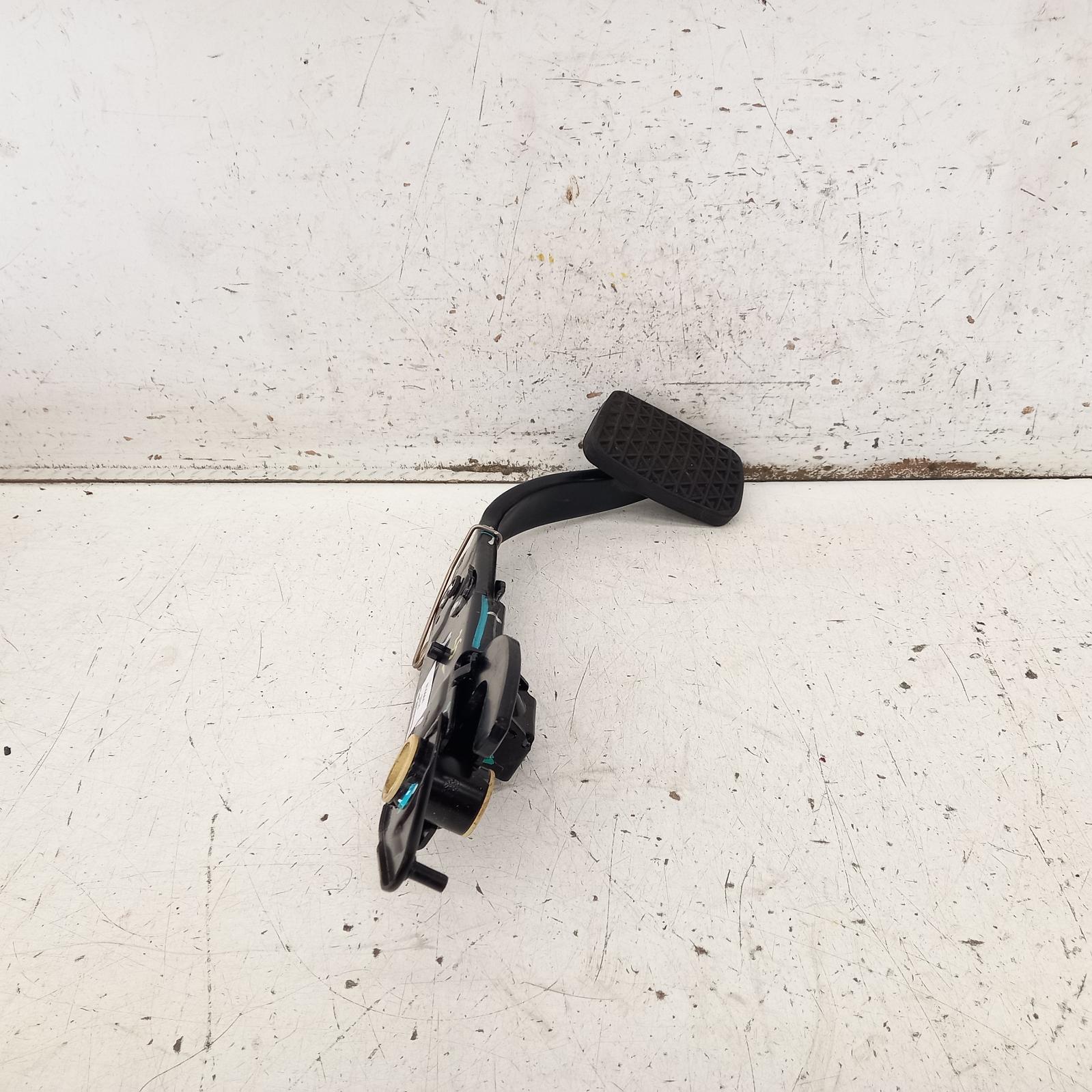 View Auto part Pedal Assembly Holden Trax 2015