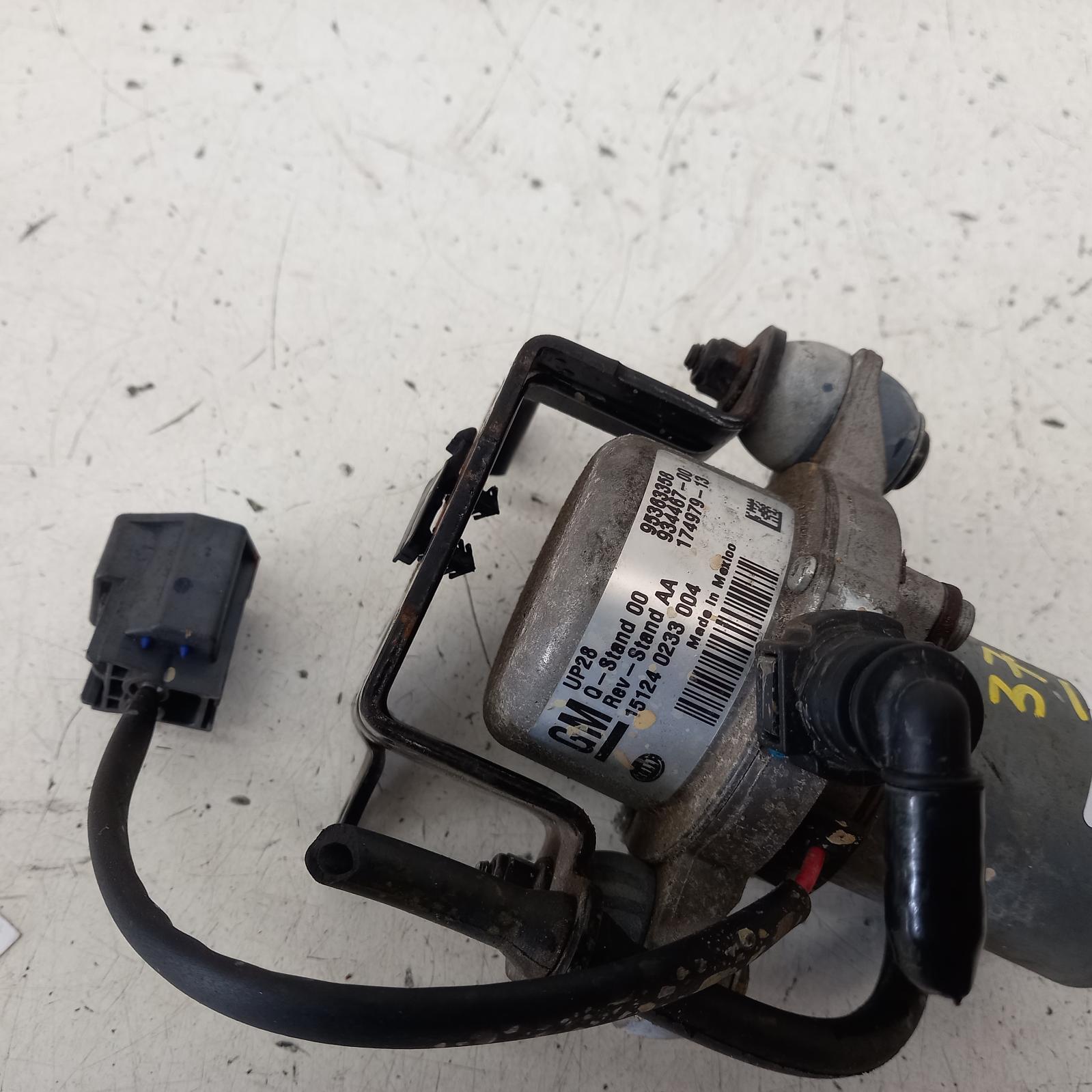 View Auto part Vacuum/Air Pump Holden Trax 2015
