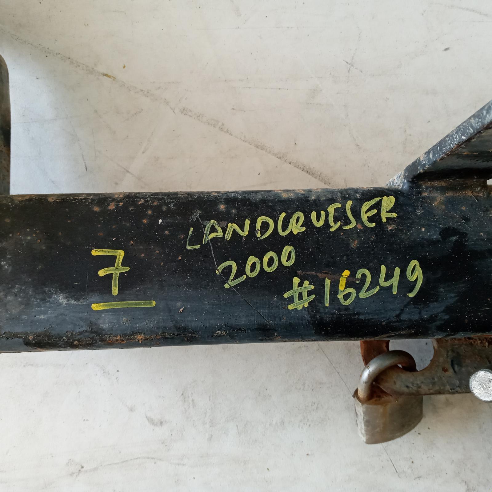 View Auto part Towbar Toyota Landcruiser 1999