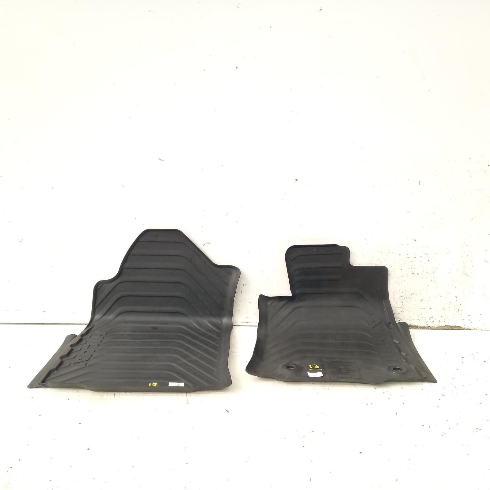 View Auto part Floor Mats Toyota Hilux 2018