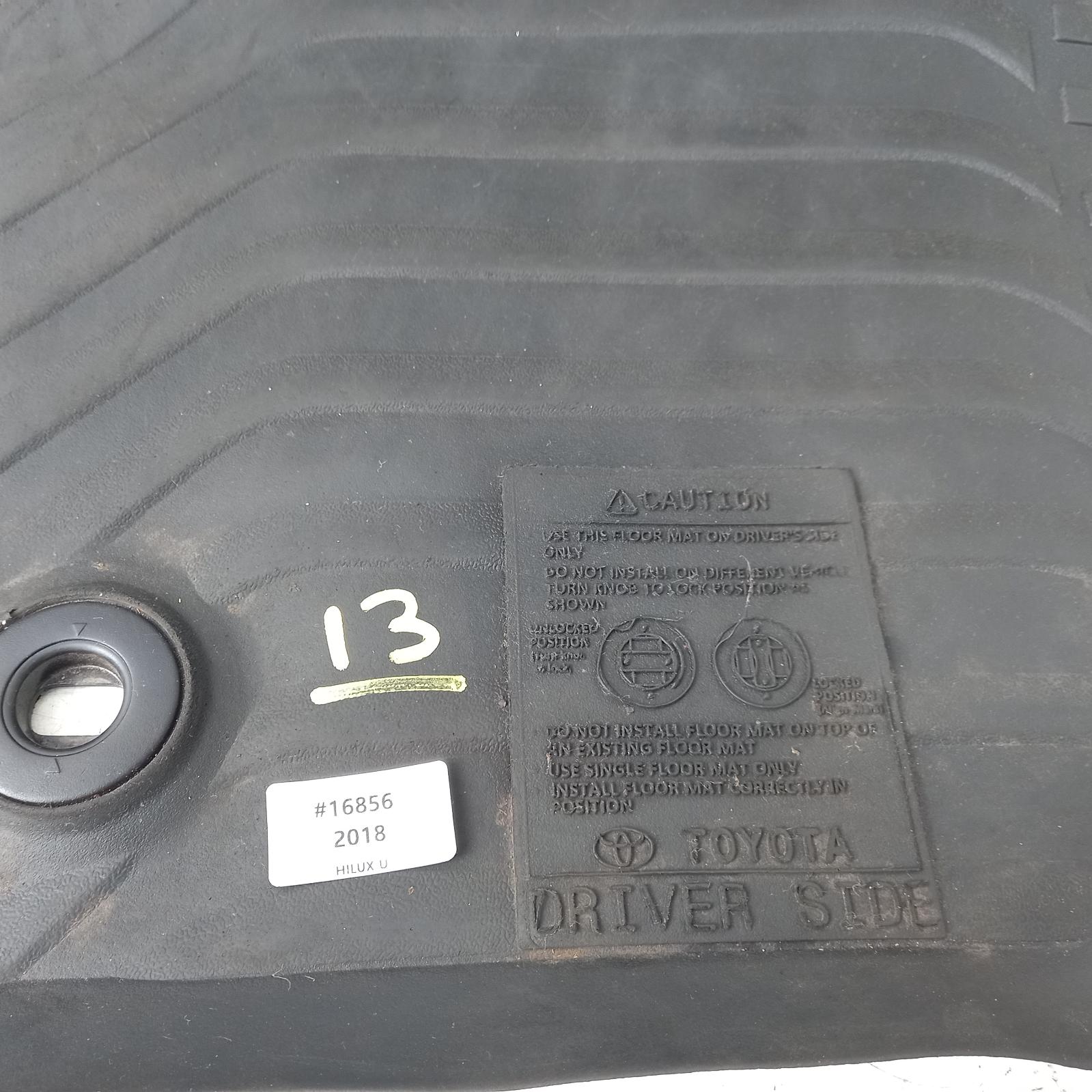 View Auto part Floor Mats Toyota Hilux 2018