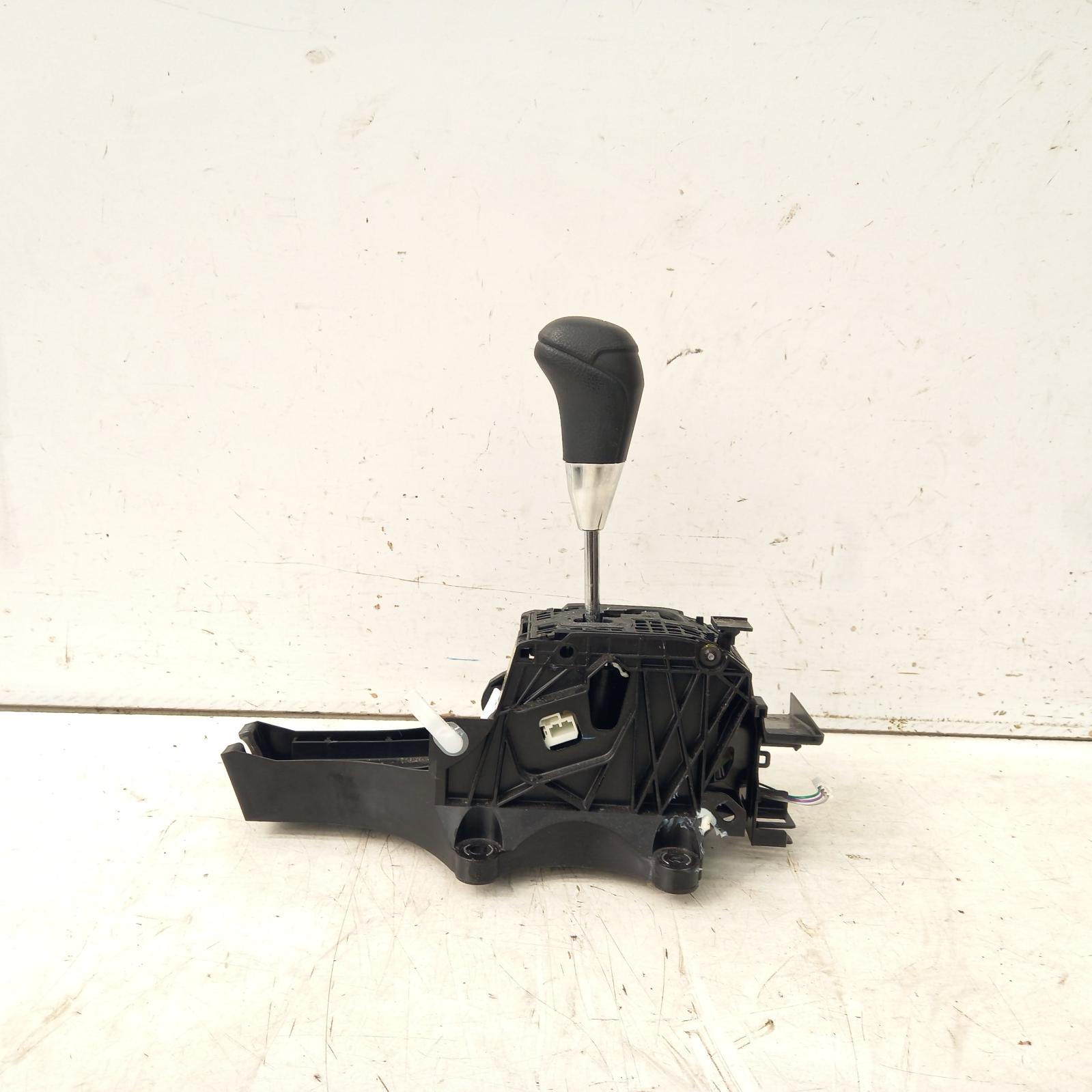 View Auto part Gear Stick/Shifter Toyota Hilux 2018