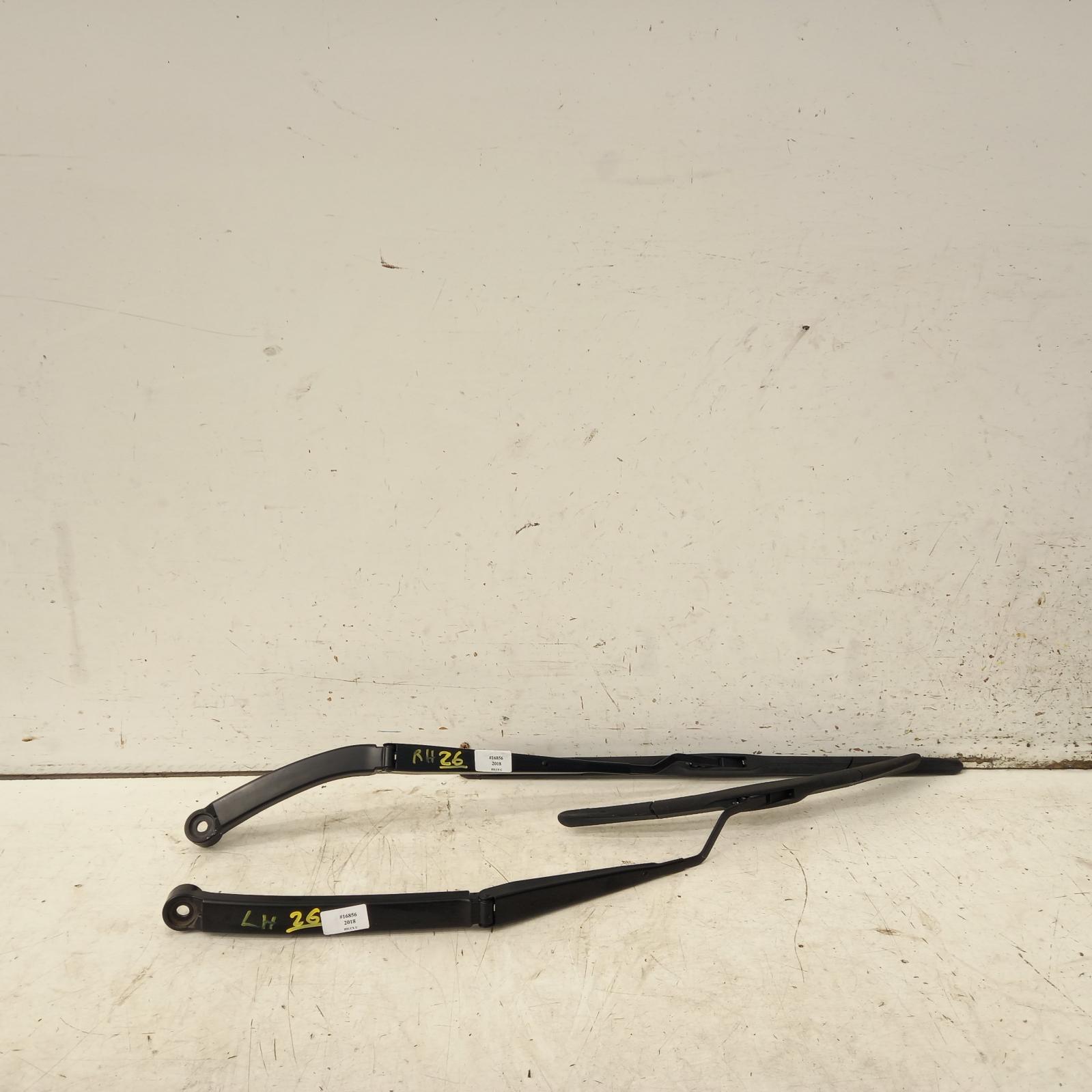 View Auto part Wiper Arm Toyota Hilux 2018