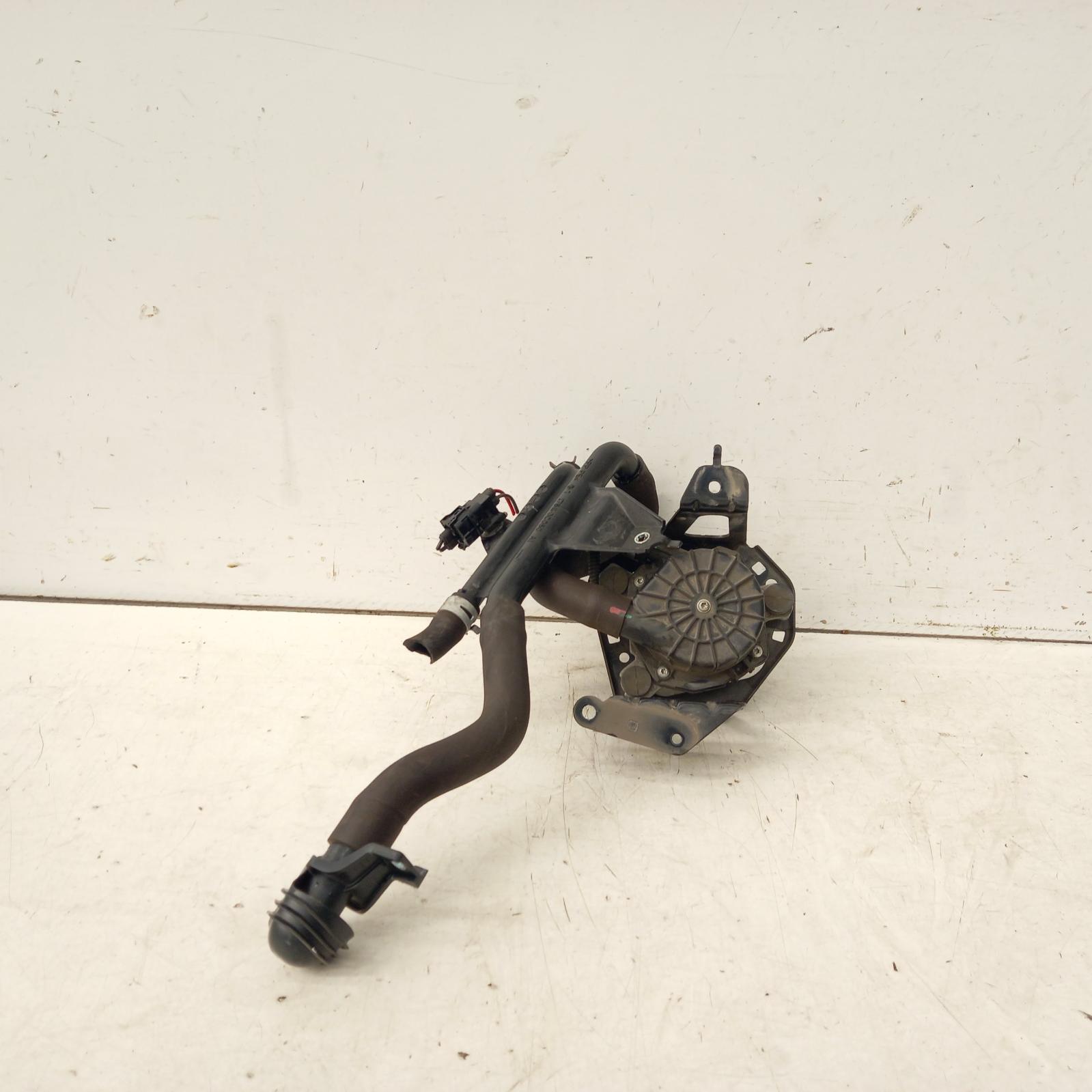 View Auto part Vacuum/Air Pump Toyota Hilux 2018